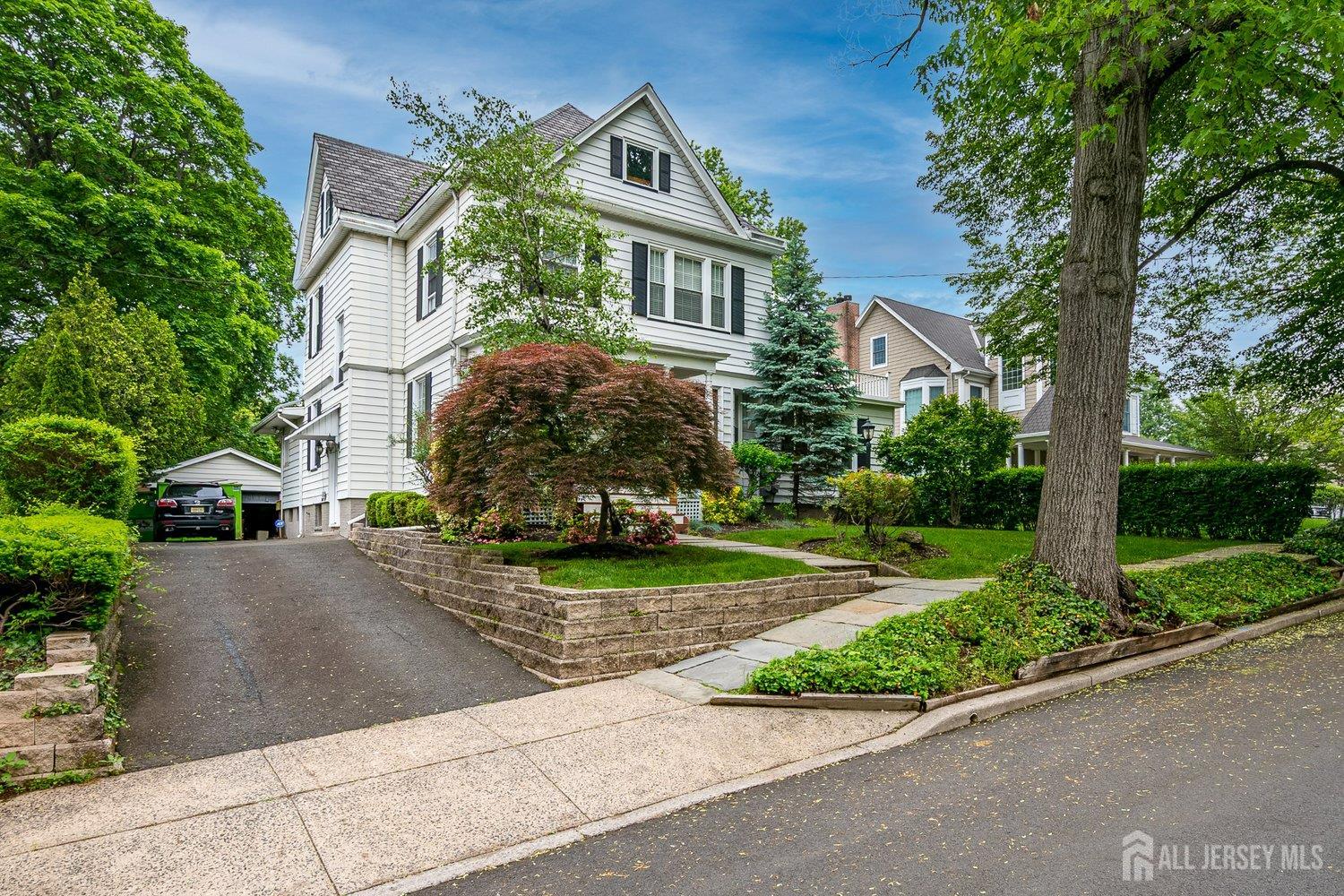 Metuchen, New Jersey, 08840, United States, 5 Bedrooms Bedrooms, ,3 BathroomsBathrooms,Residential,For Sale,1903678