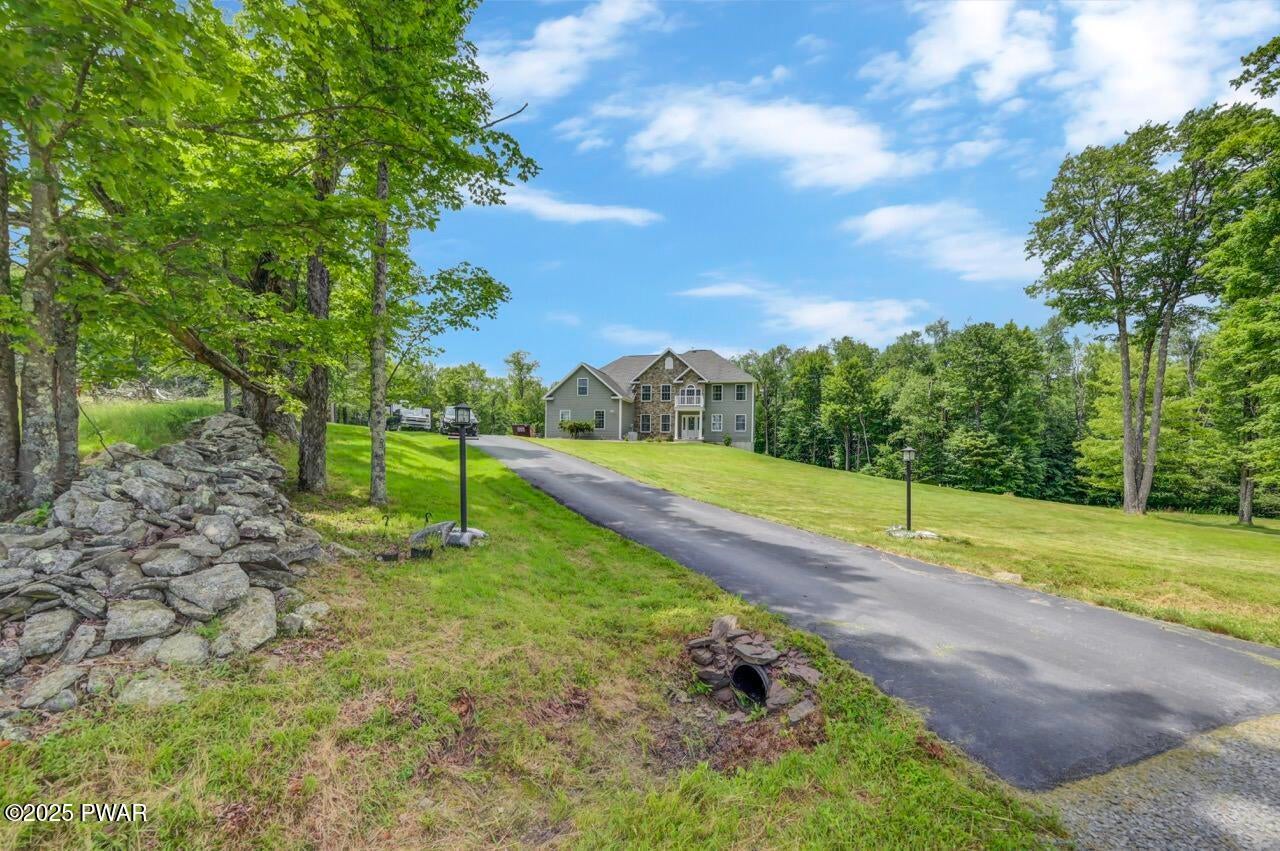 Honesdale, Pennsylvania, 18431, United States, 5 Bedrooms Bedrooms, ,4 BathroomsBathrooms,Residential,For Sale,1973688