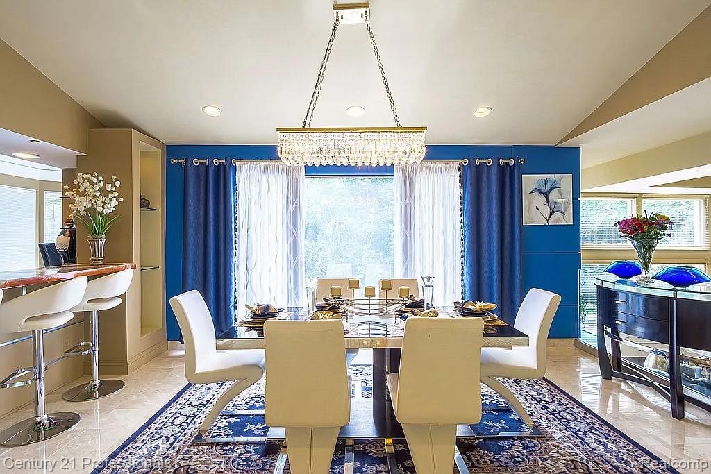 OrchardLake, Michigan, 48323, United States, 5 Bedrooms Bedrooms, ,5 BathroomsBathrooms,Residential,For Sale,1980200