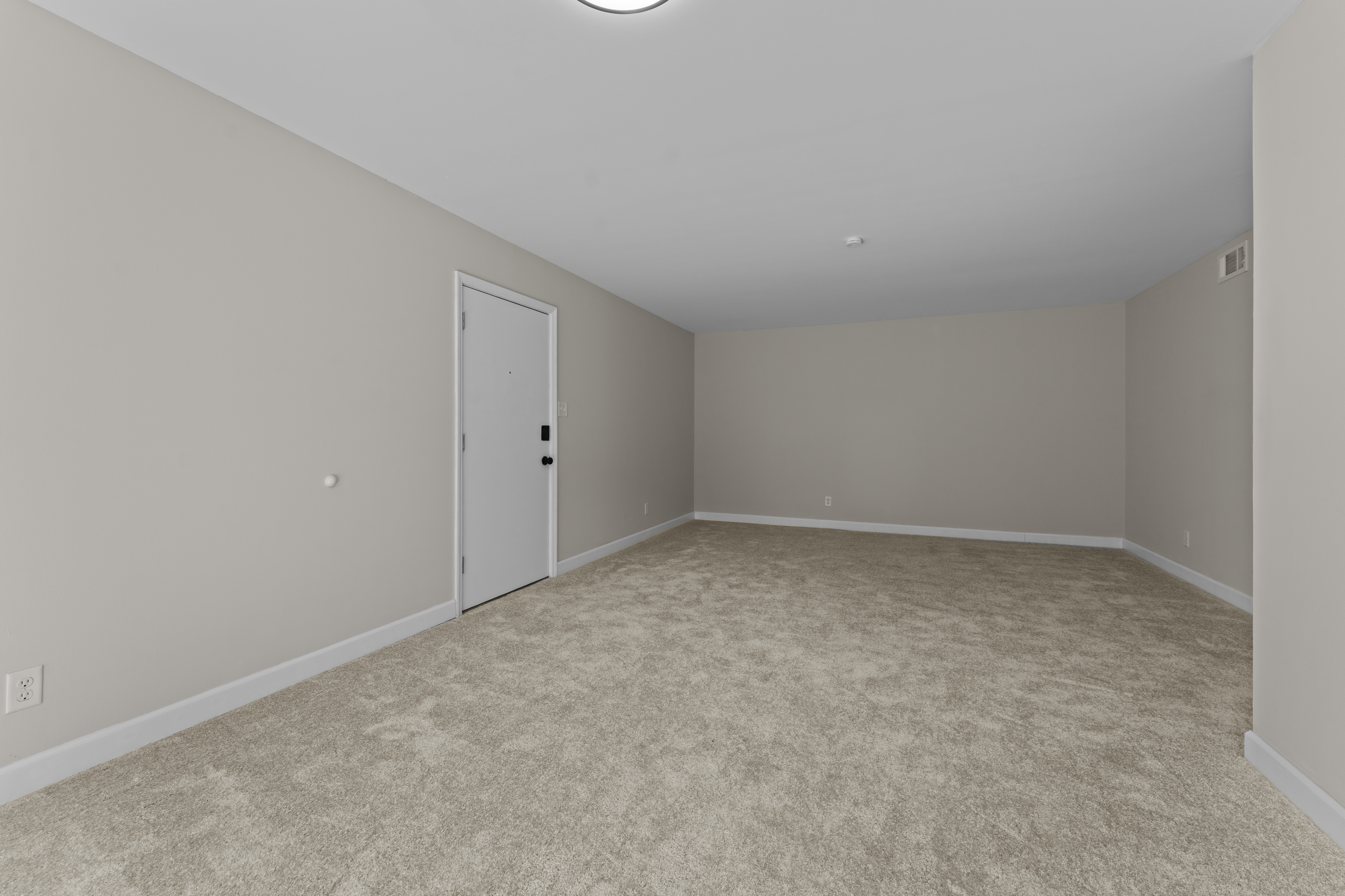  Completely Renovated Garden-Style Condo in Parkway Central Schools - 物件實景