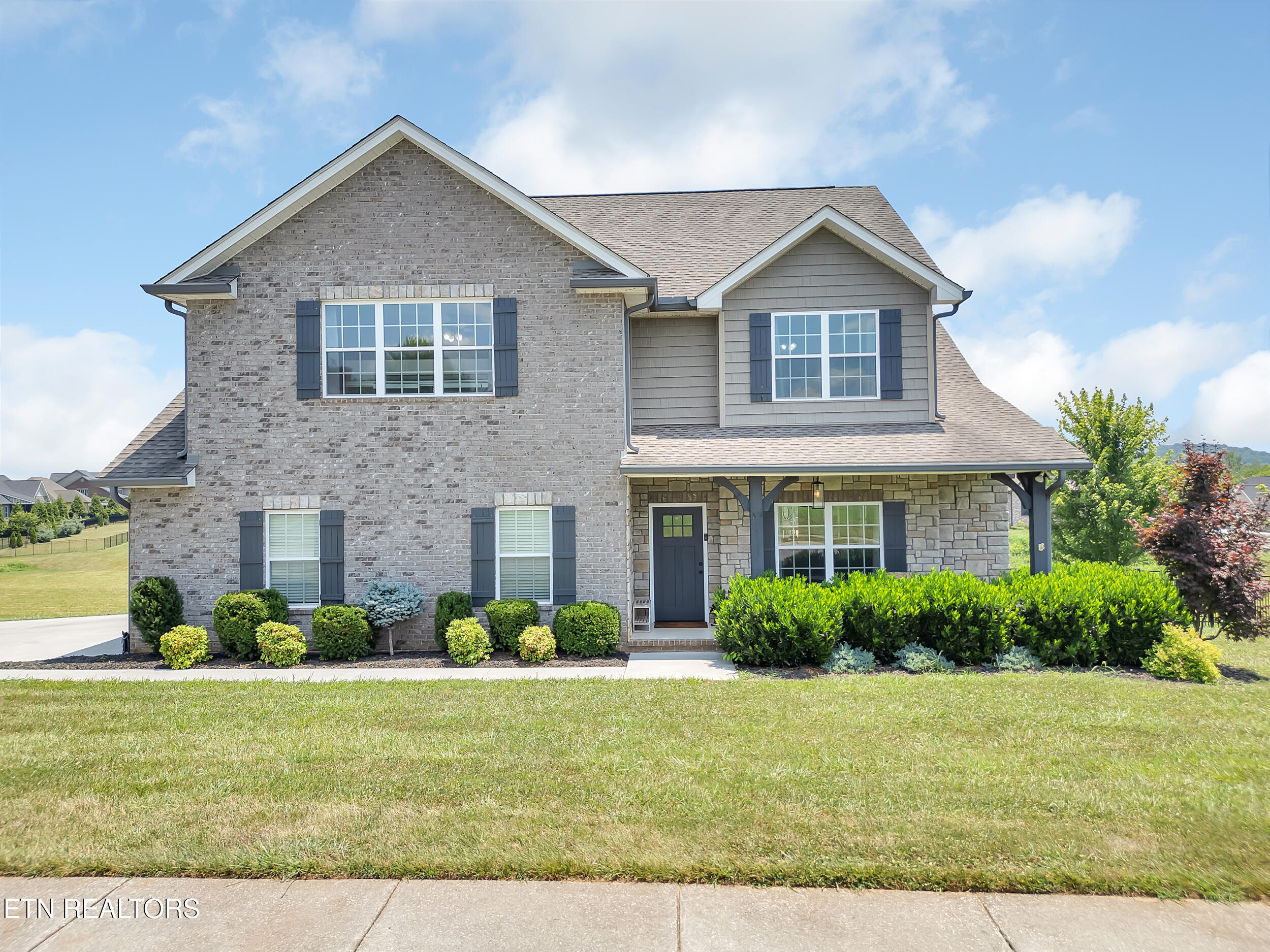 Sevierville, Tennessee, 37876, United States, 5 Bedrooms Bedrooms, ,4 BathroomsBathrooms,Residential,For Sale,1930637