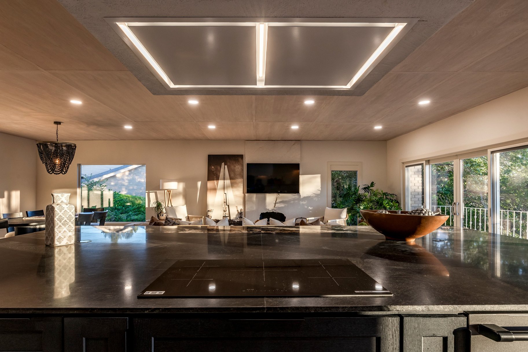  Fully Remodeled Entertainer