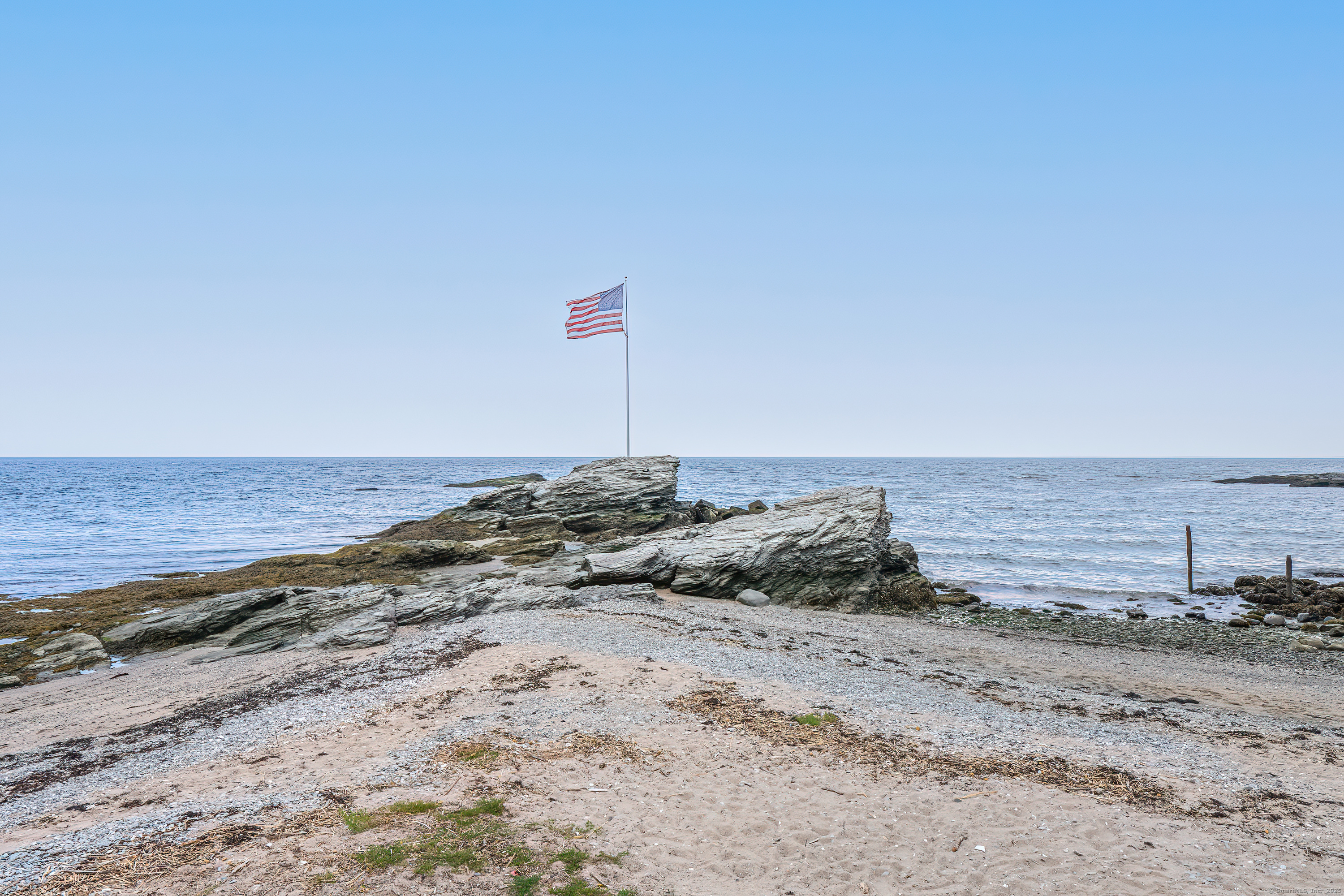 Milford, Connecticut, 06460, United States, 3 Bedrooms Bedrooms, ,2 BathroomsBathrooms,Residential,For Sale,1942157