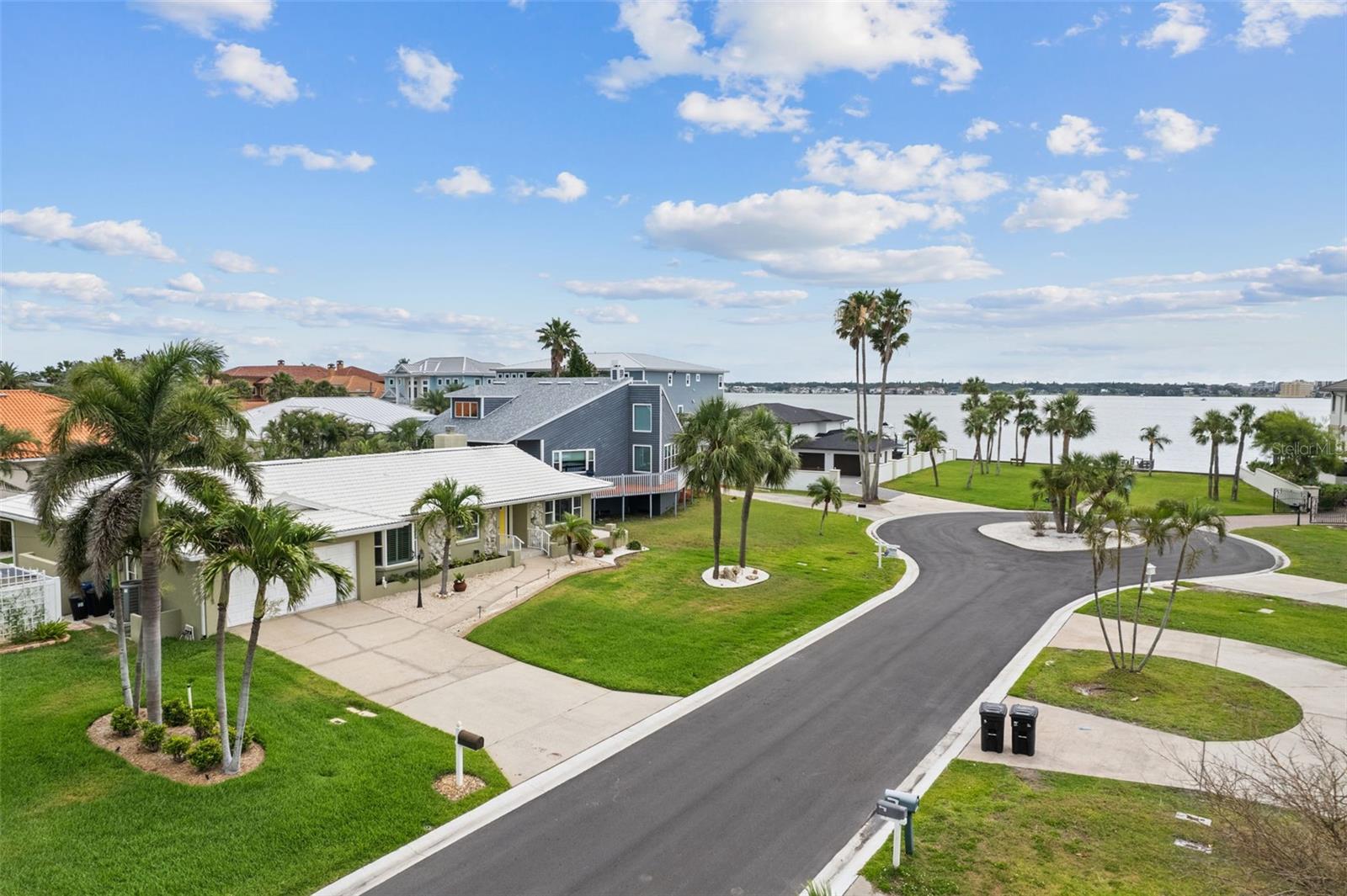Belleair Beach, Florida, 33786, United States, 2 Bedrooms Bedrooms, ,3 BathroomsBathrooms,Residential,For Sale,1930799