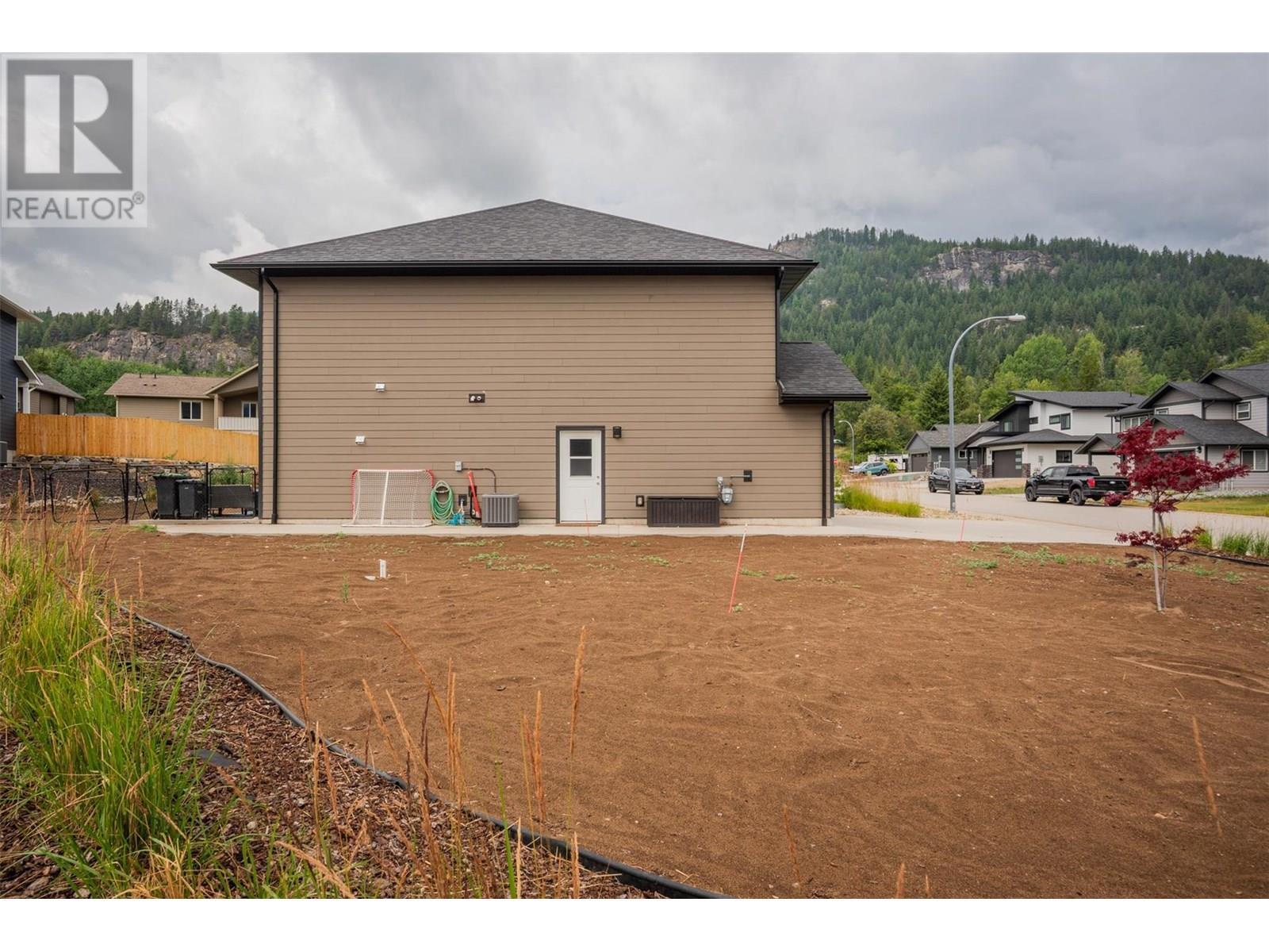 CASTLEGAR, British Columbia, V1N 4X9, CA, 5 Bedrooms Bedrooms, ,2 BathroomsBathrooms,Residential,For Sale,1913698
