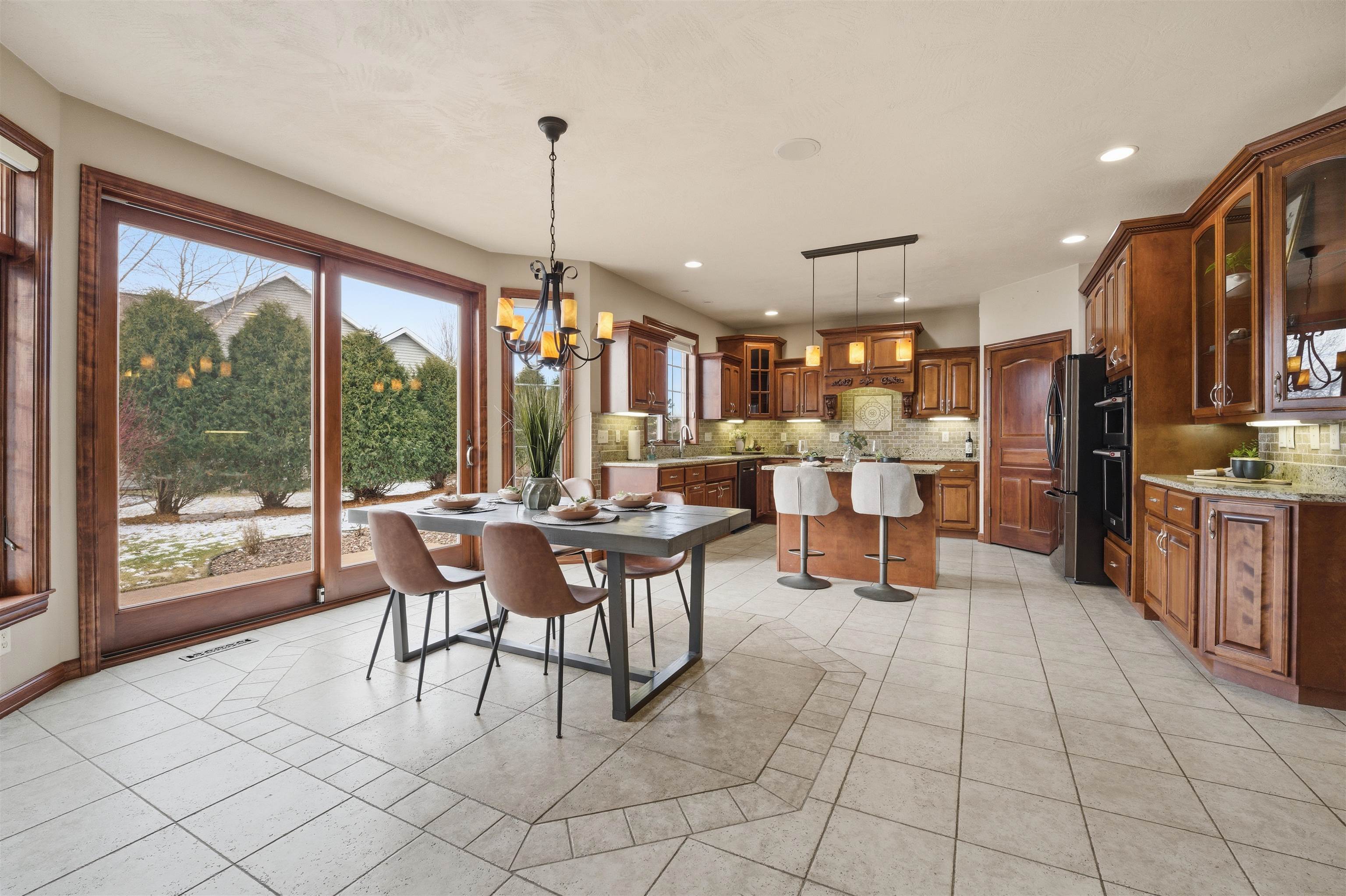 Oshkosh, Wisconsin, 54904, United States, 4 Bedrooms Bedrooms, ,4 BathroomsBathrooms,Residential,For Sale,2009649