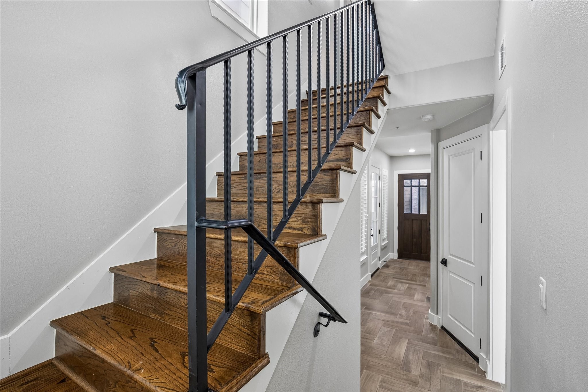  912 Yale Street B - 物件實景