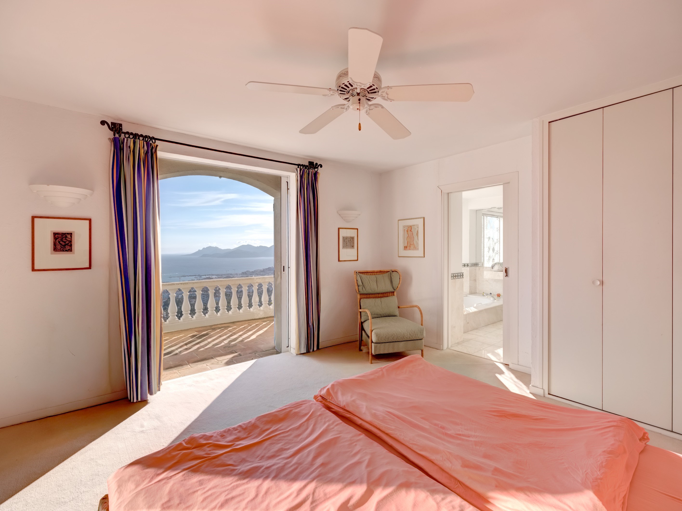  Cannes villa with panoramic sea views over the Bay and Lérins Islands in secure… - 物件實景