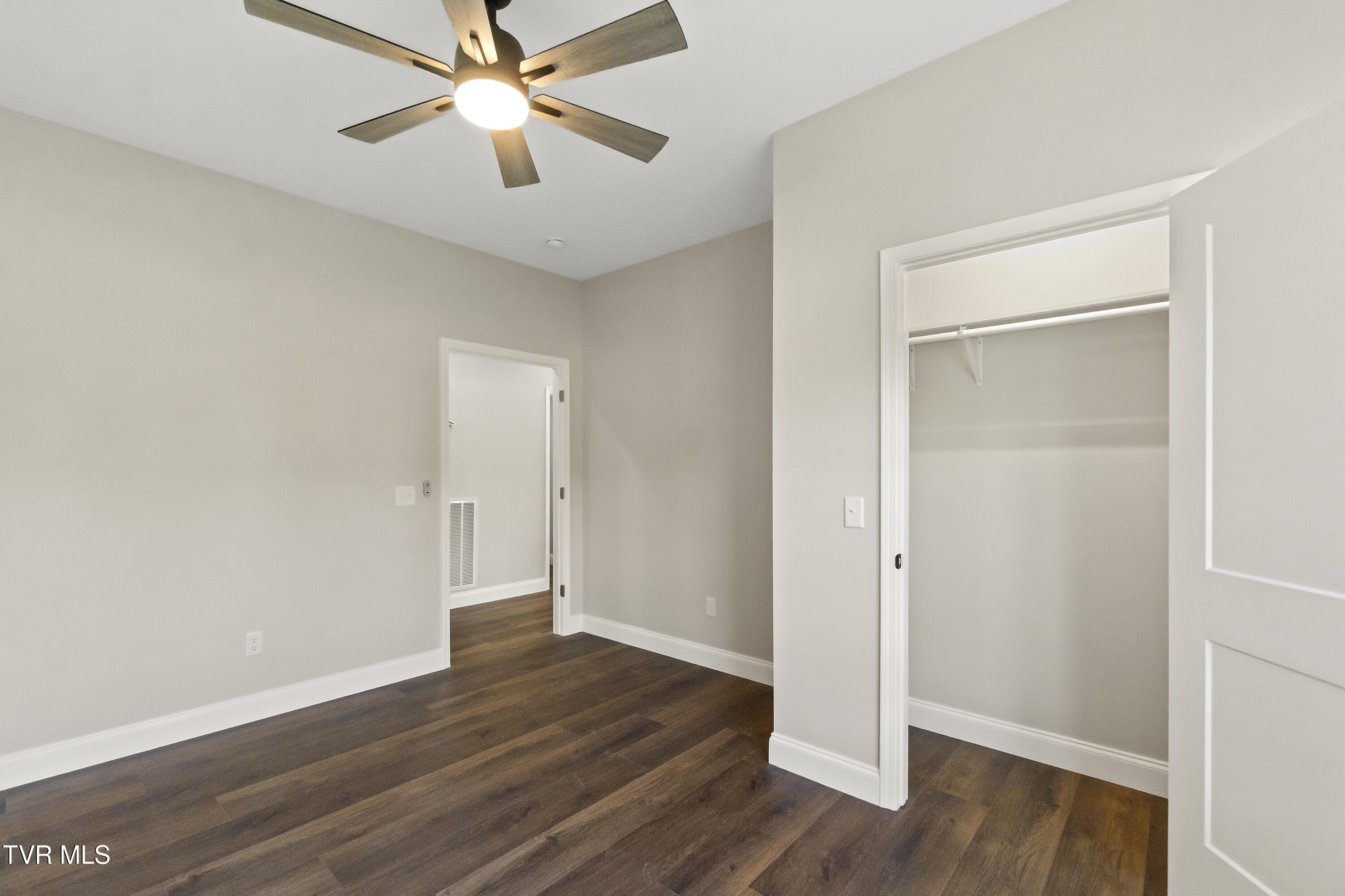Greeneville, Tennessee, 37745, United States, 3 Bedrooms Bedrooms, ,2 BathroomsBathrooms,Residential,For Sale,1935533