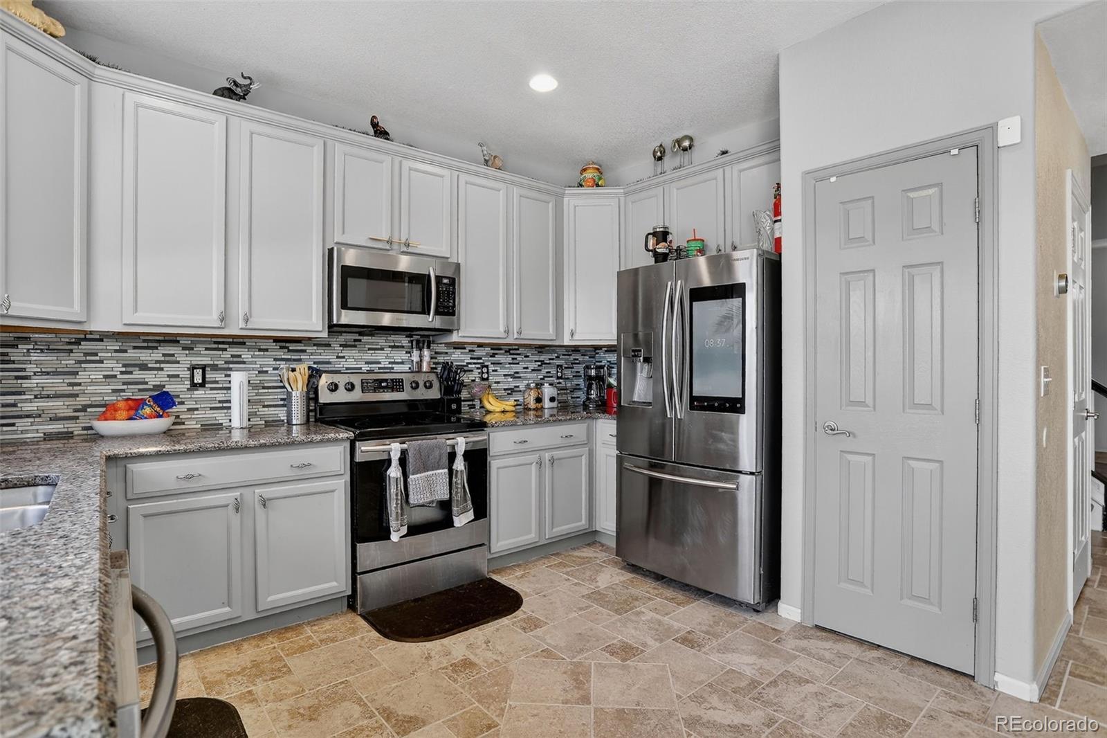 Aurora, Colorado, 80018, United States, 3 Bedrooms Bedrooms, ,3 BathroomsBathrooms,Residential,For Sale,1903575