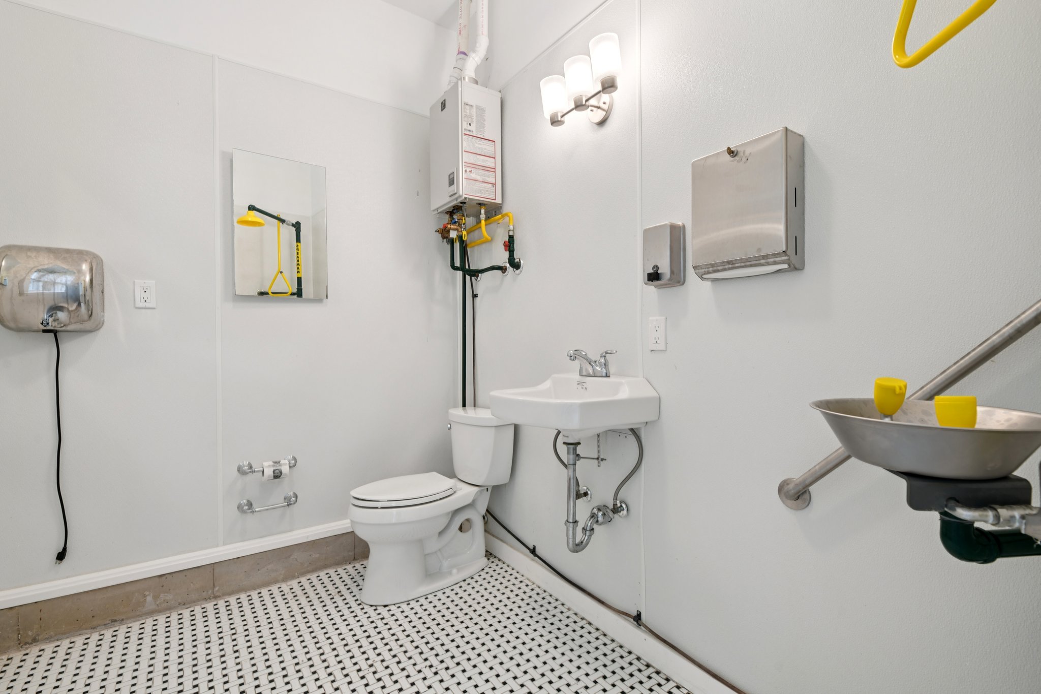 Hampton Bays, New York, 11946, United States, 5 Bedrooms Bedrooms, ,4 BathroomsBathrooms,Residential,For Sale,1870201