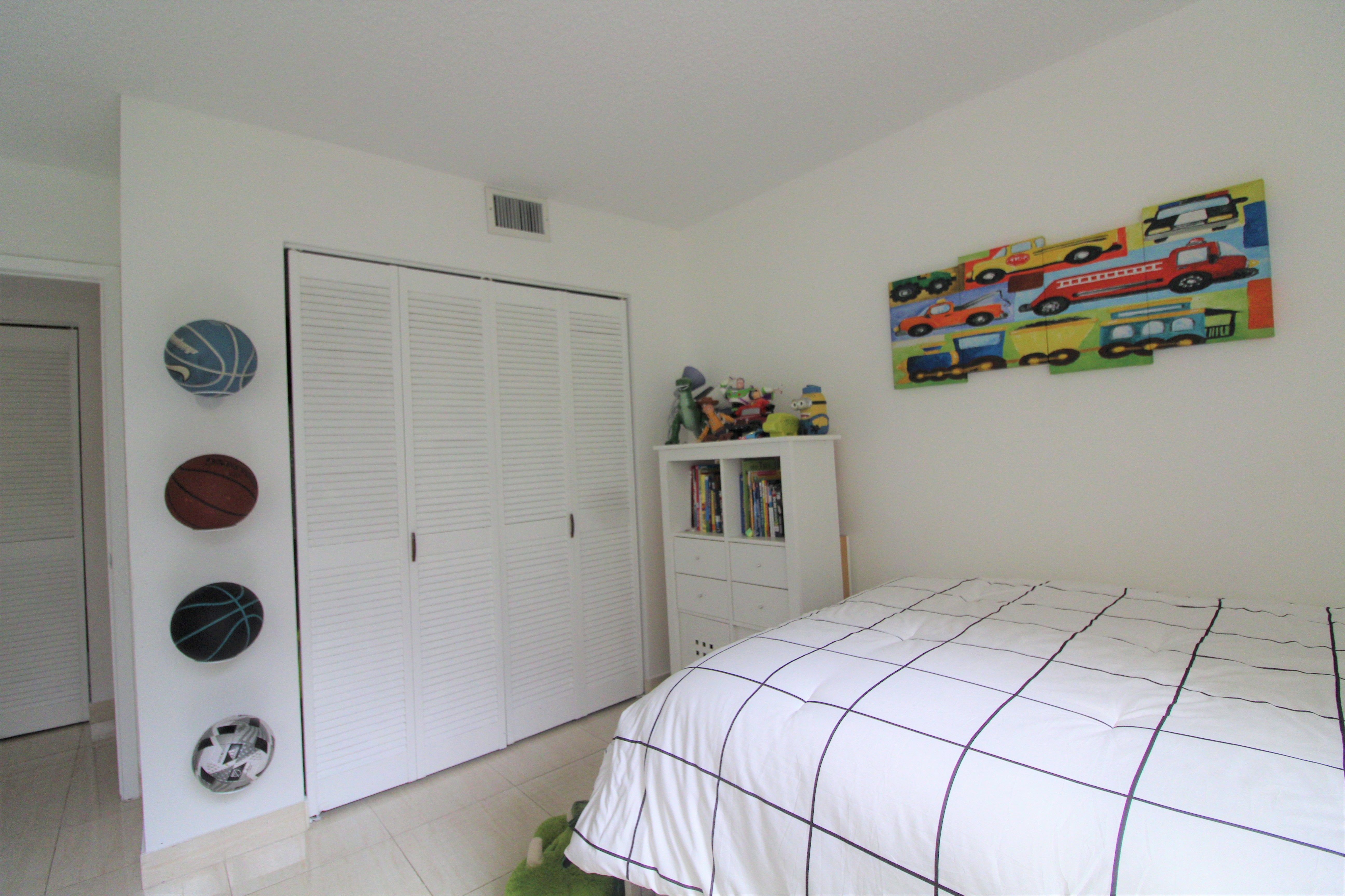  2500 Parkview Dr, Hallandale Beach, FL, 33009 - 物件實景