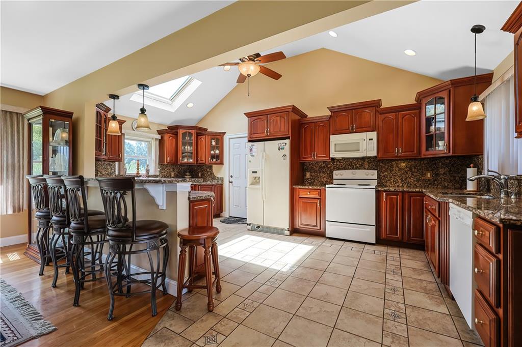 Attleboro, Rhode Island, 02703, United States, 3 Bedrooms Bedrooms, ,3 BathroomsBathrooms,Residential,For Sale,2005152