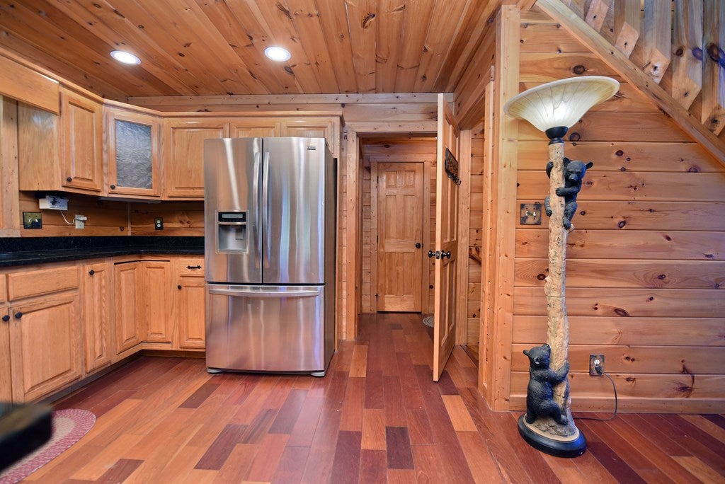 Suches, Georgia, 30572, United States, 3 Bedrooms Bedrooms, ,3 BathroomsBathrooms,Residential,For Sale,1877290