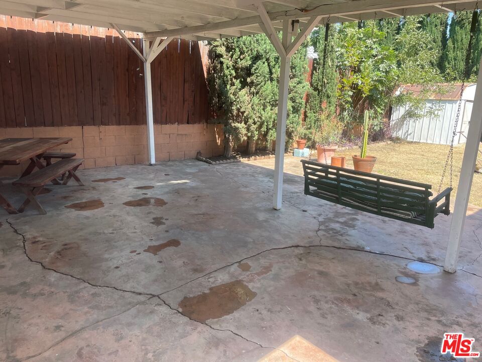 Van Nuys, California, 91411, United States, 2 Bedrooms Bedrooms, ,2 BathroomsBathrooms,Residential,For Sale,1903696