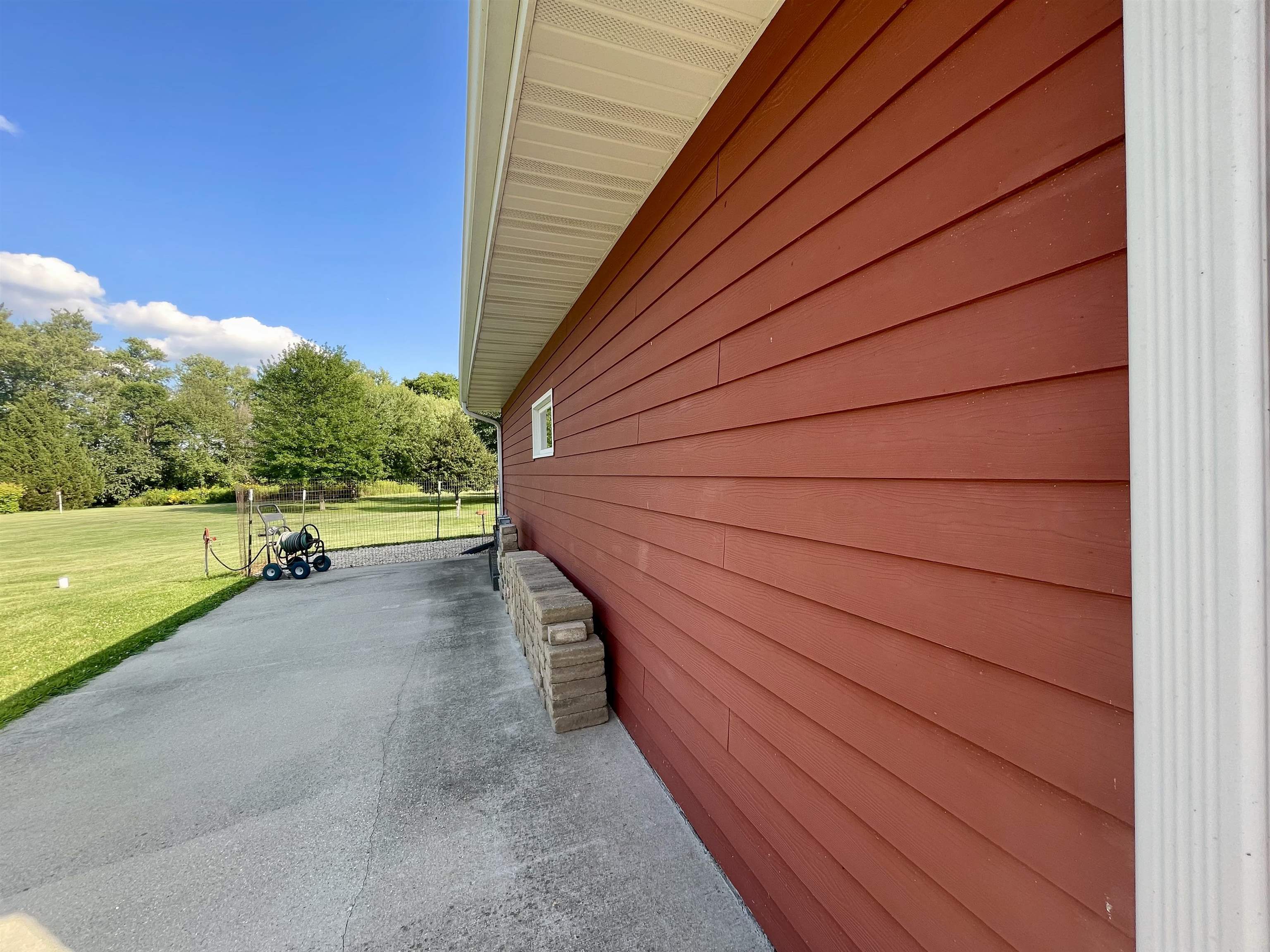 Janesville, Wisconsin, 53545, United States, 5 Bedrooms Bedrooms, ,4 BathroomsBathrooms,Residential,For Sale,1921861