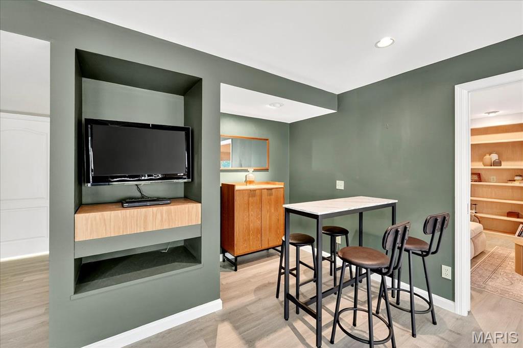 Marthasville, Missouri, 63357, United States, 4 Bedrooms Bedrooms, ,3 BathroomsBathrooms,Residential,For Sale,1973136