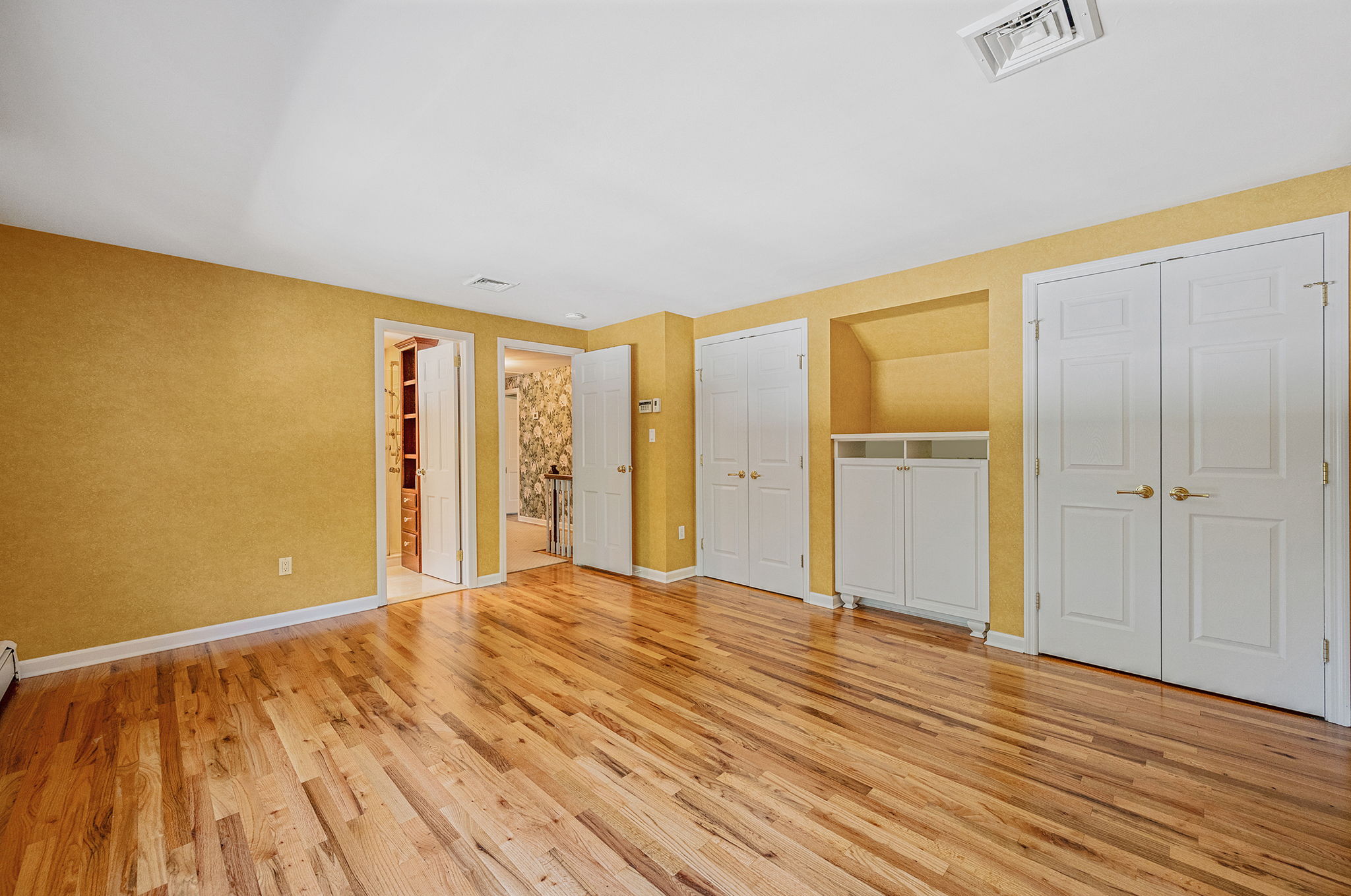 Mount Sinai, New York, 11766, United States, 4 Bedrooms Bedrooms, ,3 BathroomsBathrooms,Residential,For Sale,1924395