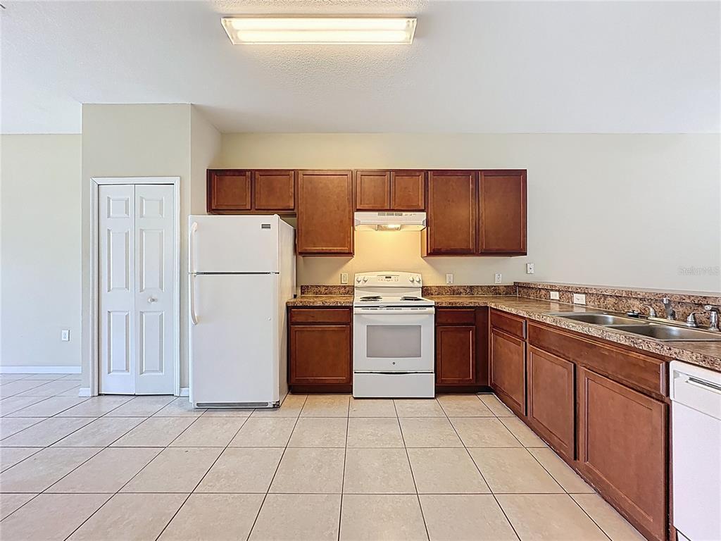 Kissimmee, Florida, 34759, United States, 6 Bedrooms Bedrooms, ,Residential,For Sale,1991200