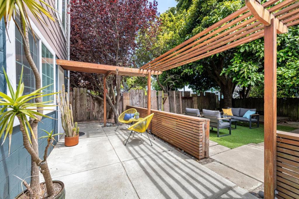 San Francisco, California, 94134, United States, 3 Bedrooms Bedrooms, ,2 BathroomsBathrooms,Residential,For Sale,1943072