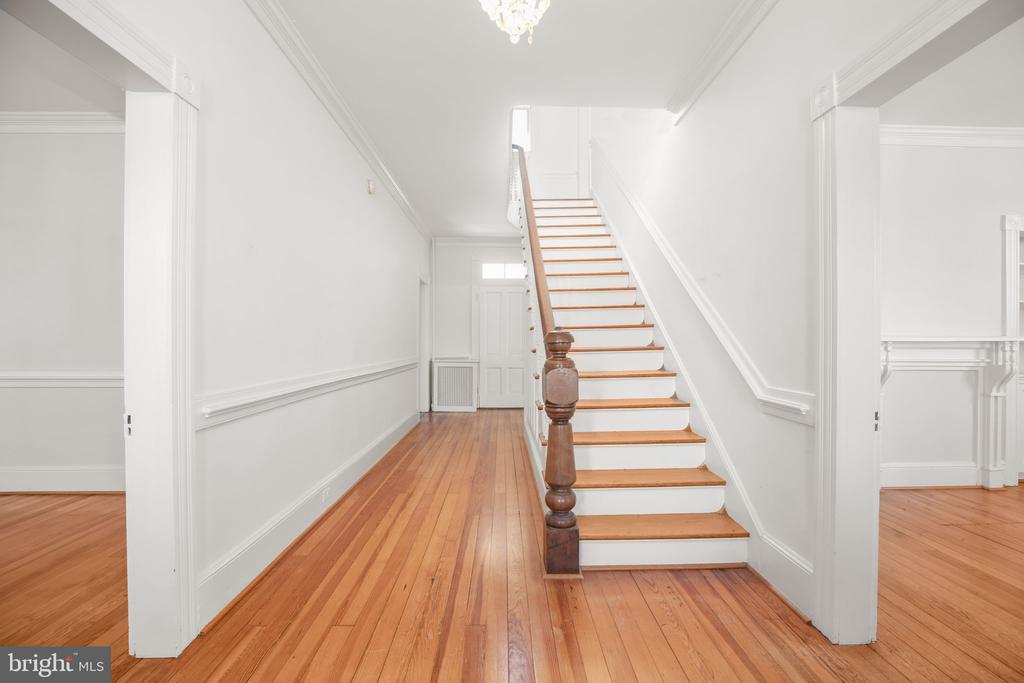 Fredericksburg, Virginia, 22401, United States, 4 Bedrooms Bedrooms, ,2 BathroomsBathrooms,Residential,For Sale,2001681