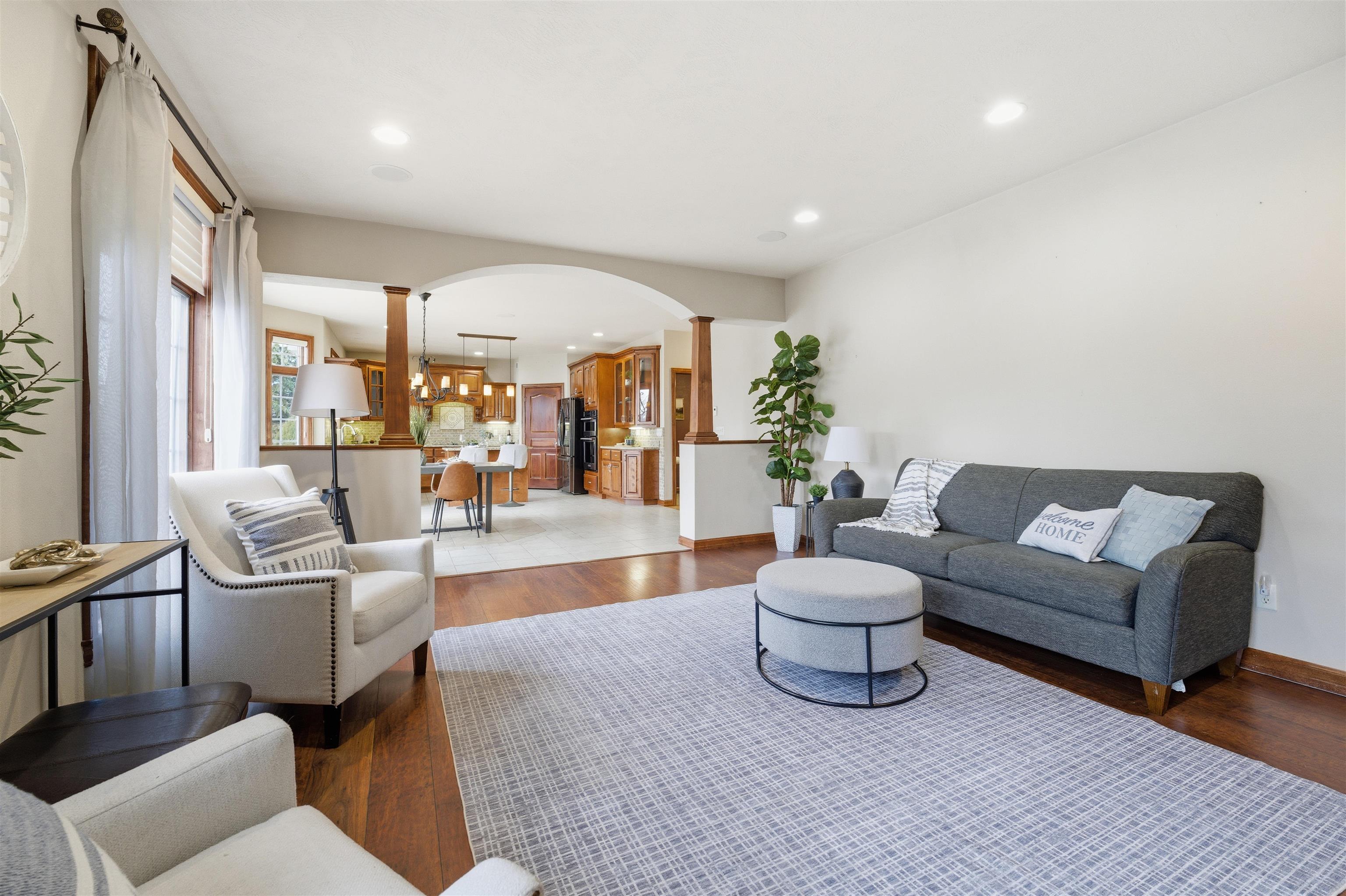 Oshkosh, Wisconsin, 54904, United States, 4 Bedrooms Bedrooms, ,4 BathroomsBathrooms,Residential,For Sale,2009649