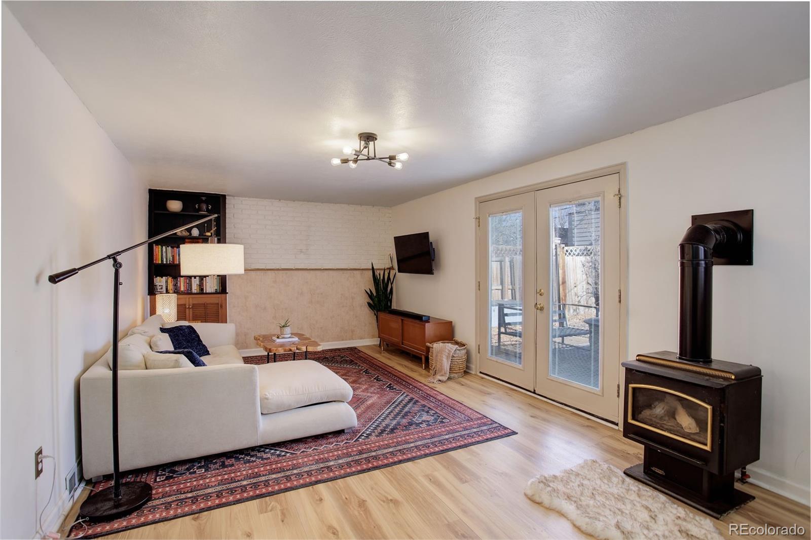 Denver, Colorado, 80222, United States, 2 Bedrooms Bedrooms, ,2 BathroomsBathrooms,Residential,For Sale,1965517