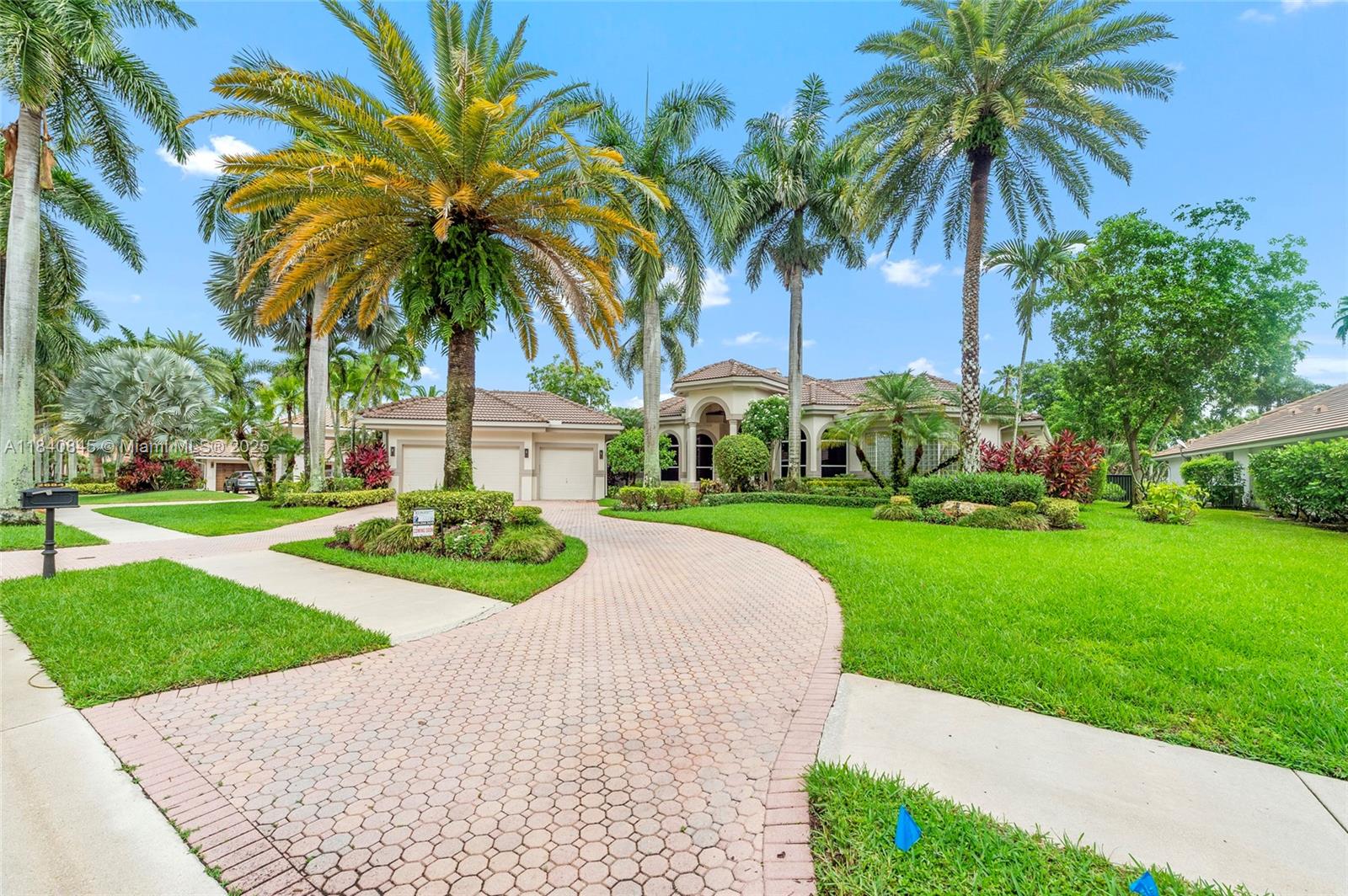 Weston, Florida, 33332, United States, 5 Bedrooms Bedrooms, ,6 BathroomsBathrooms,Residential,For Sale,1896752