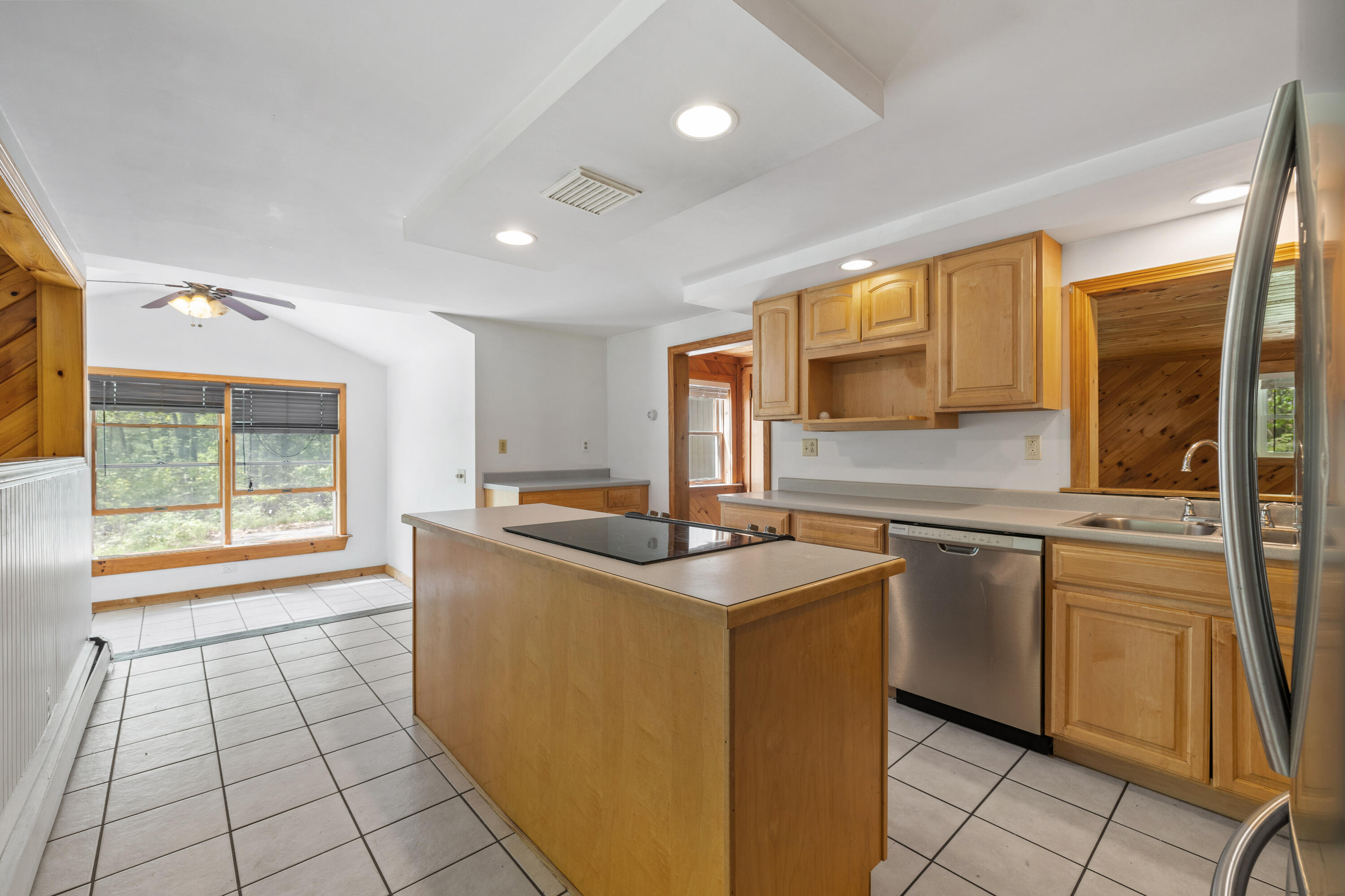Topsham, Maine, 04086, United States, 4 Bedrooms Bedrooms, ,2 BathroomsBathrooms,Residential,For Sale,1838332