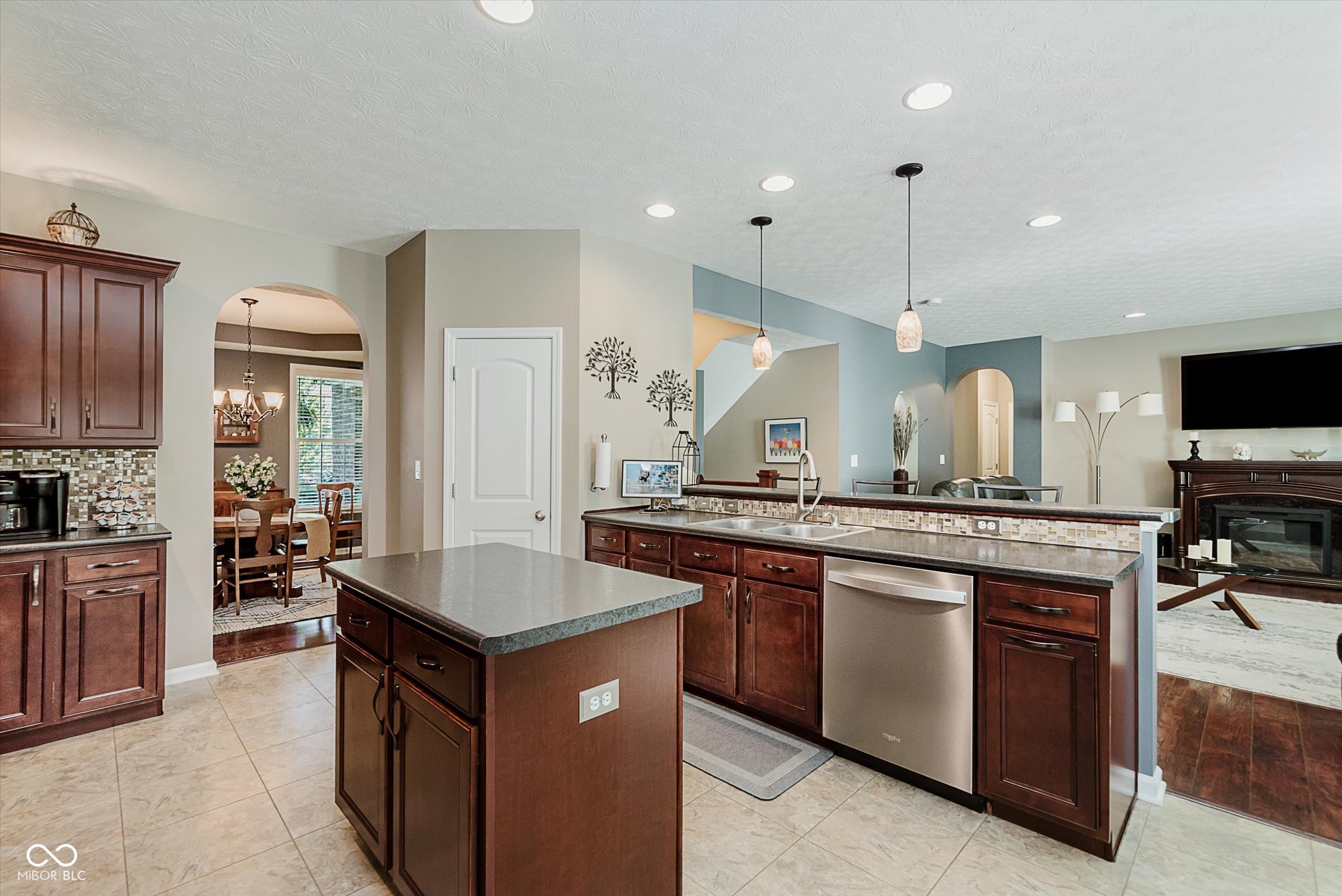 Avon, Indiana, 46123, United States, 5 Bedrooms Bedrooms, ,4 BathroomsBathrooms,Residential,For Sale,1881404