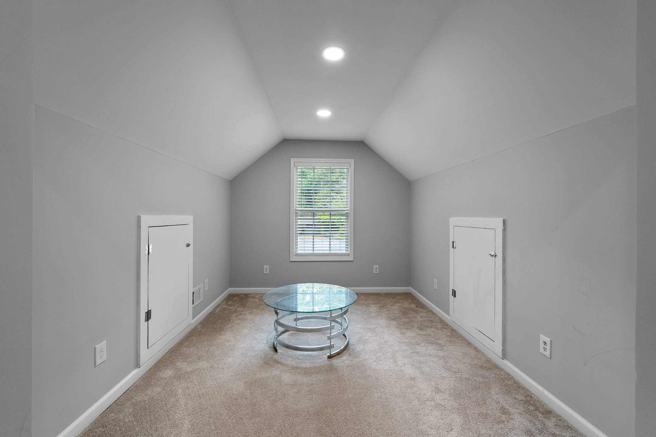  Bright Traditional with Custom Upgrades in Collier Heights - 物件實景