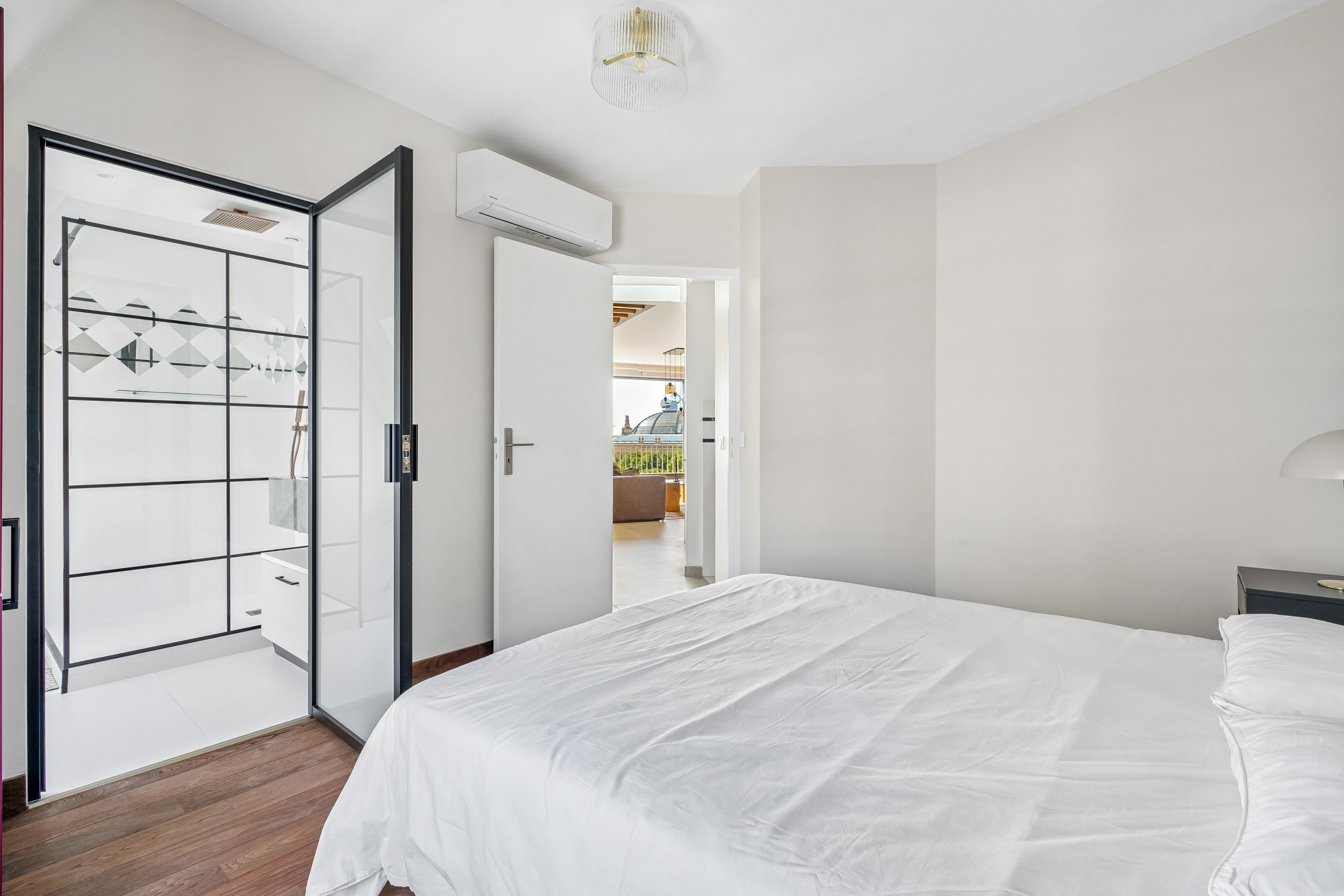  A pied-à-terre with exceptional views, just steps from the Champs-Élysées - 物件實景