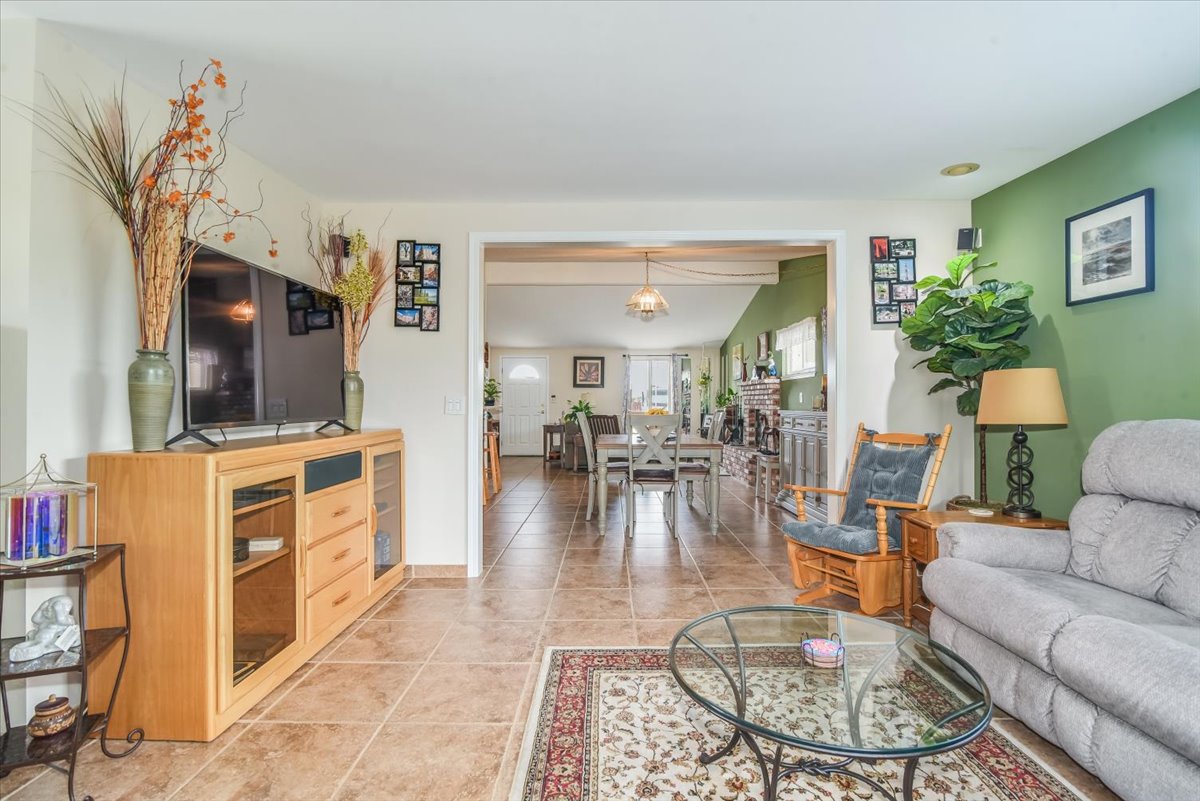 Lompoc, California, 93436, United States, 3 Bedrooms Bedrooms, ,1 BathroomBathrooms,Residential,For Sale,1906815