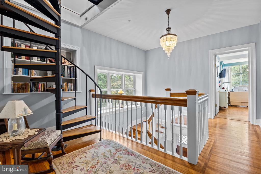 Lansdowne, Pennsylvania, 19050, United States, 5 Bedrooms Bedrooms, ,3 BathroomsBathrooms,Residential,For Sale,1926052