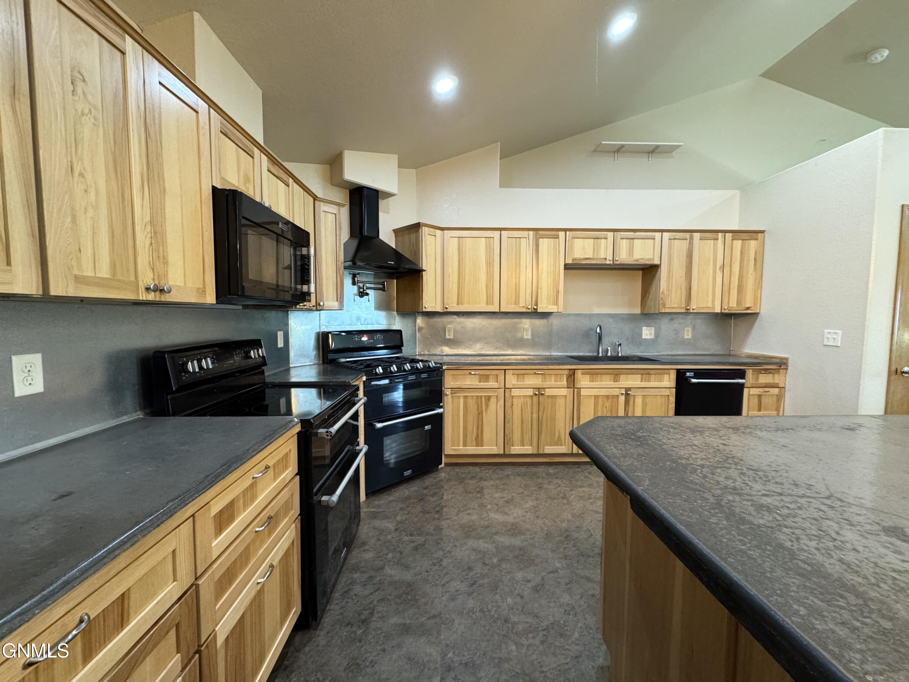 New Salem, North Dakota, 58563, United States, 7 Bedrooms Bedrooms, ,1 BathroomBathrooms,Residential,For Sale,1904775