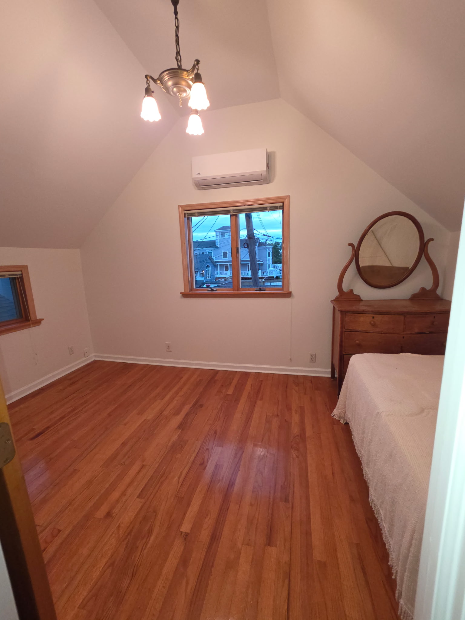 Broad Channel, New York, 11693, United States, 4 Bedrooms Bedrooms, ,2 BathroomsBathrooms,Residential,For Sale,1975825