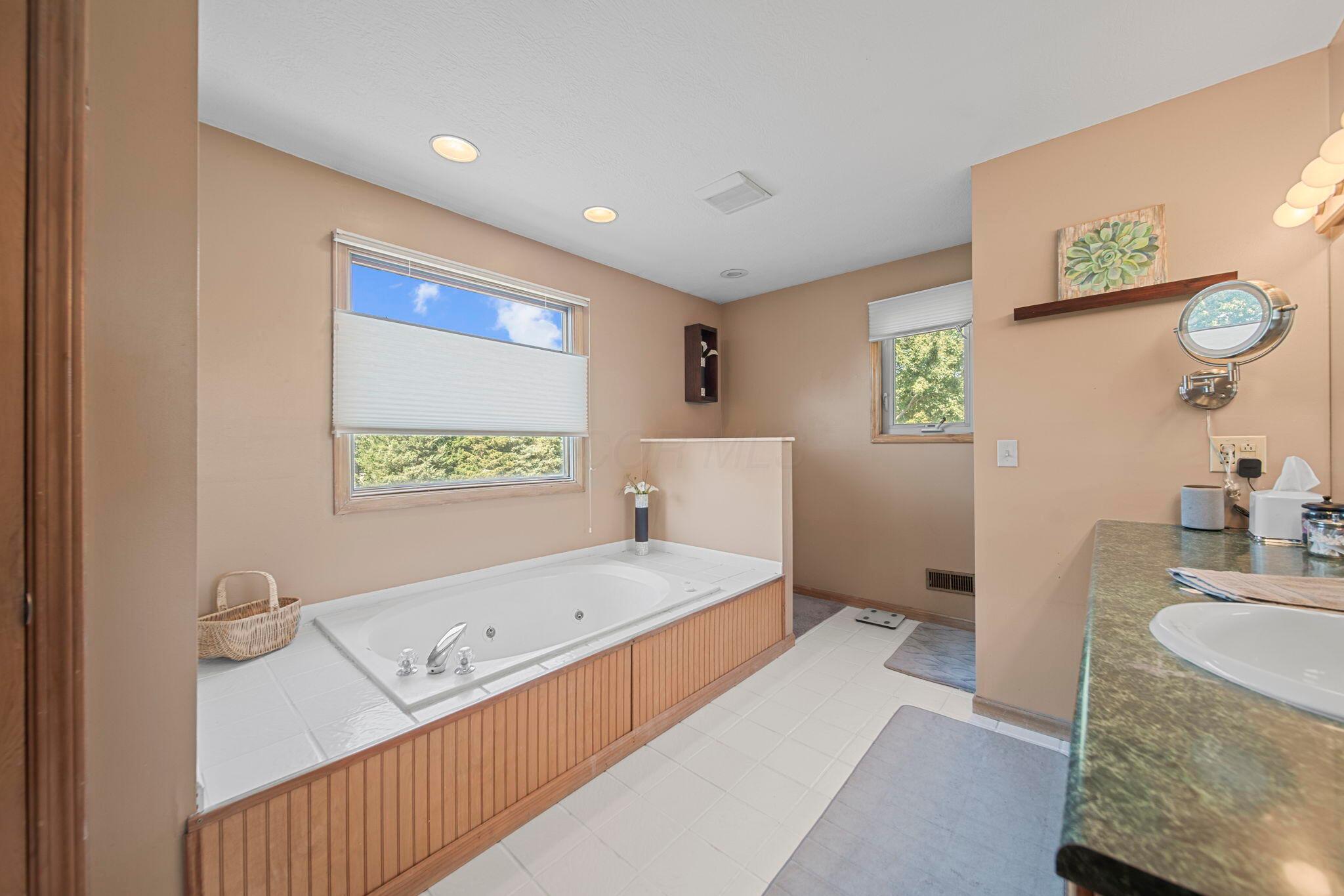 Marion, Ohio, 43302, United States, 4 Bedrooms Bedrooms, ,4 BathroomsBathrooms,Residential,For Sale,1961086