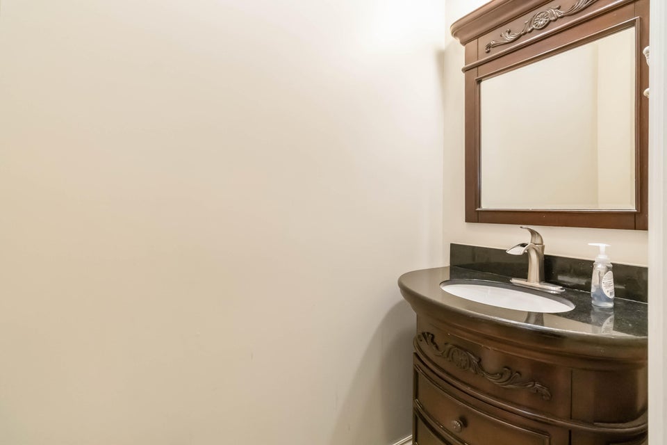 Dunnville, Kentucky, 42528, United States, 6 Bedrooms Bedrooms, ,5 BathroomsBathrooms,Residential,For Sale,1998018