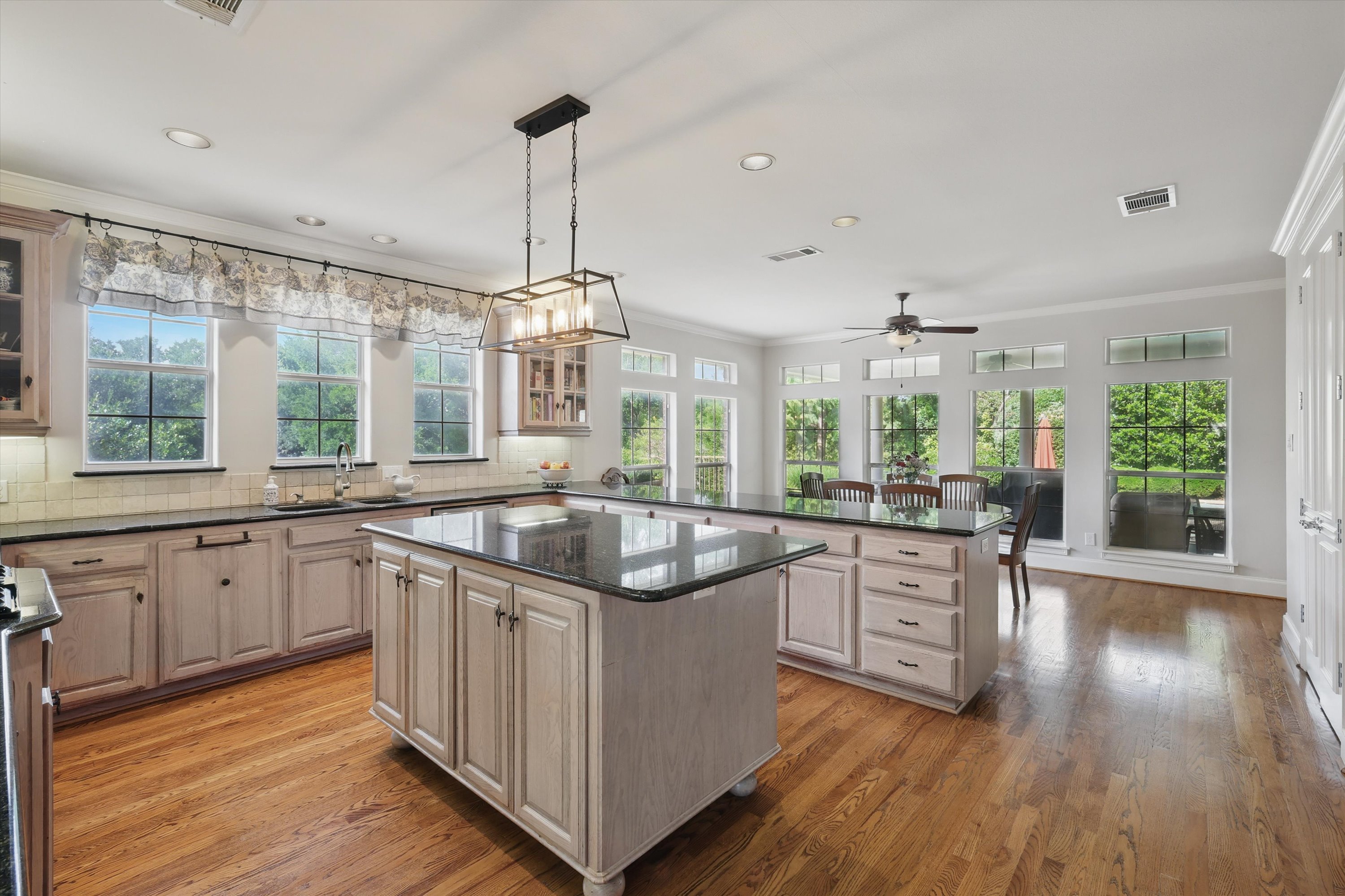  3525 Overton View Court, Fort Worth, TX, 76109 - 物件實景