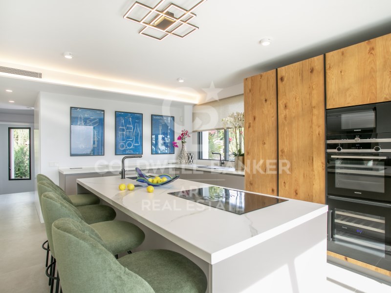 Marbella, Andalusia, ES, 5 Bedrooms Bedrooms, ,5 BathroomsBathrooms,Residential,For Sale,1766343