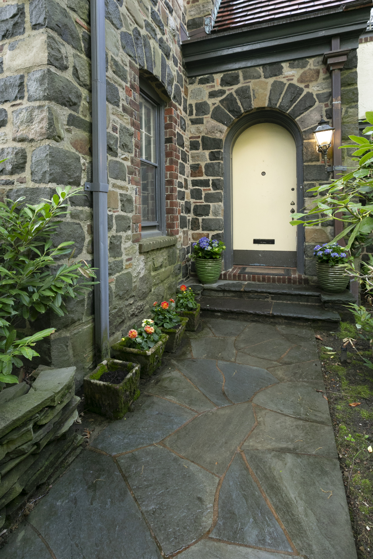  “FOREST HILLS GARDENS FIELDSTONE TOWNHOUSE” - 物件實景