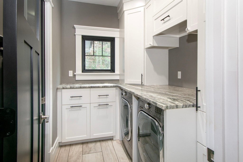 Carver, Massachusetts, 02330, United States, 5 Bedrooms Bedrooms, ,6 BathroomsBathrooms,Residential,For Sale,2005561