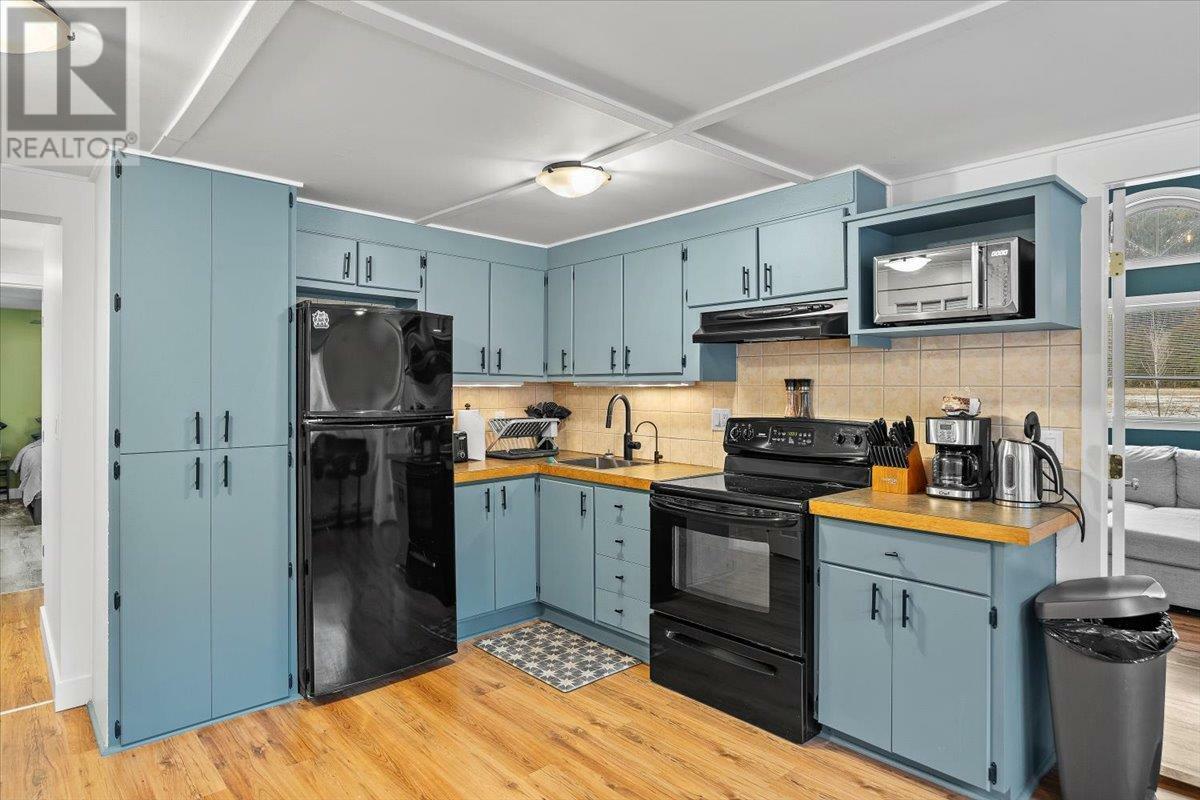 SICAMOUS, British Columbia, V0E 2V4, CA, 2 Bedrooms Bedrooms, ,2 BathroomsBathrooms,Residential,For Sale,1836920