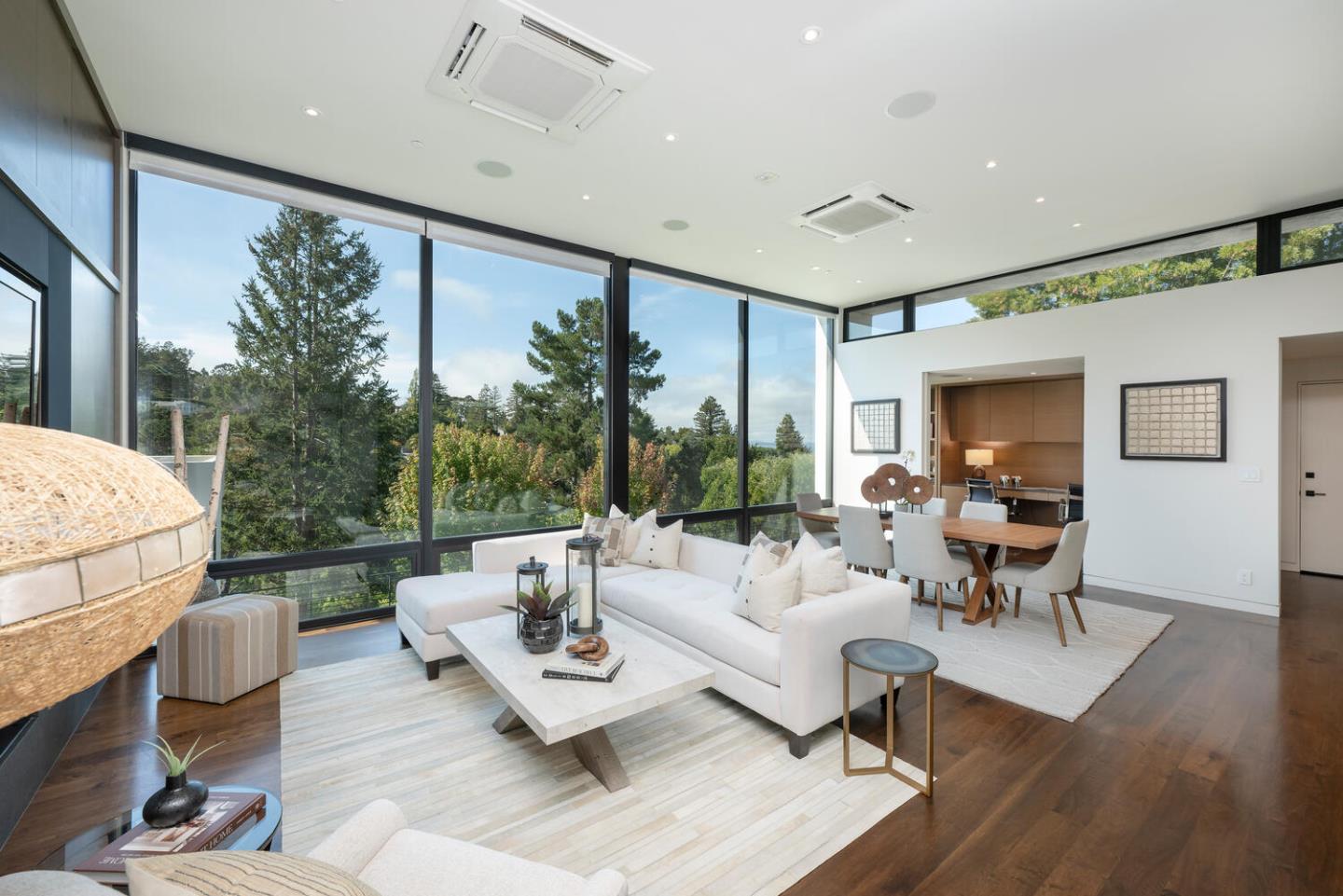 Hillsborough, California, 94010, United States, 4 Bedrooms Bedrooms, ,4 BathroomsBathrooms,Residential,For Sale,1940543