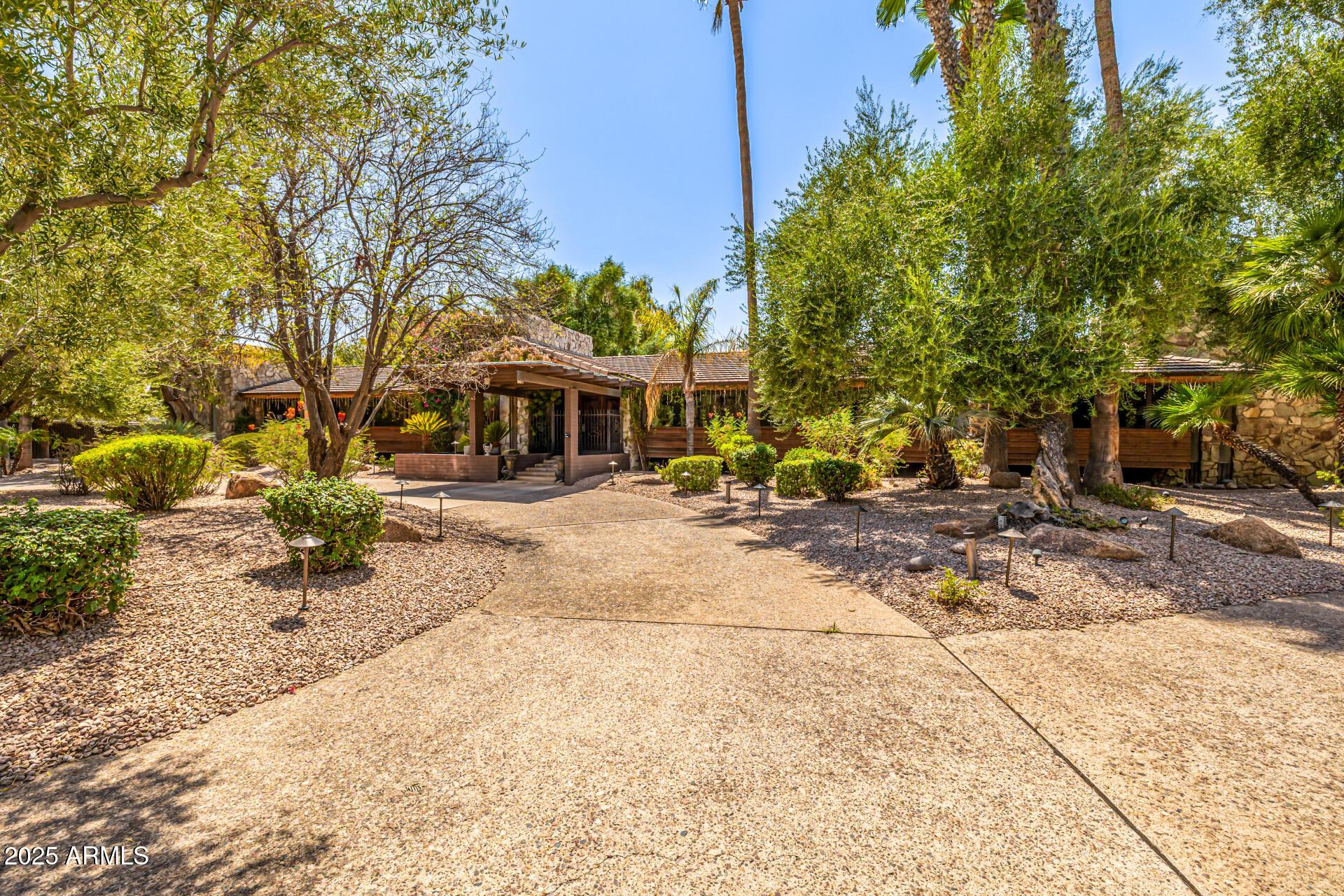 Paradise Valley, Arizona, 85253, United States, 4 Bedrooms Bedrooms, ,8 BathroomsBathrooms,Residential,For Sale,1983455