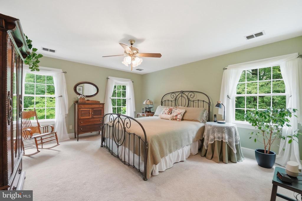 Warrenton, Virginia, 20187, United States, 4 Bedrooms Bedrooms, ,3 BathroomsBathrooms,Residential,For Sale,2048505