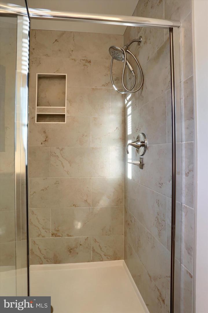 Etters, Pennsylvania, 17319, United States, 5 Bedrooms Bedrooms, ,4 BathroomsBathrooms,Residential,For Sale,1992939