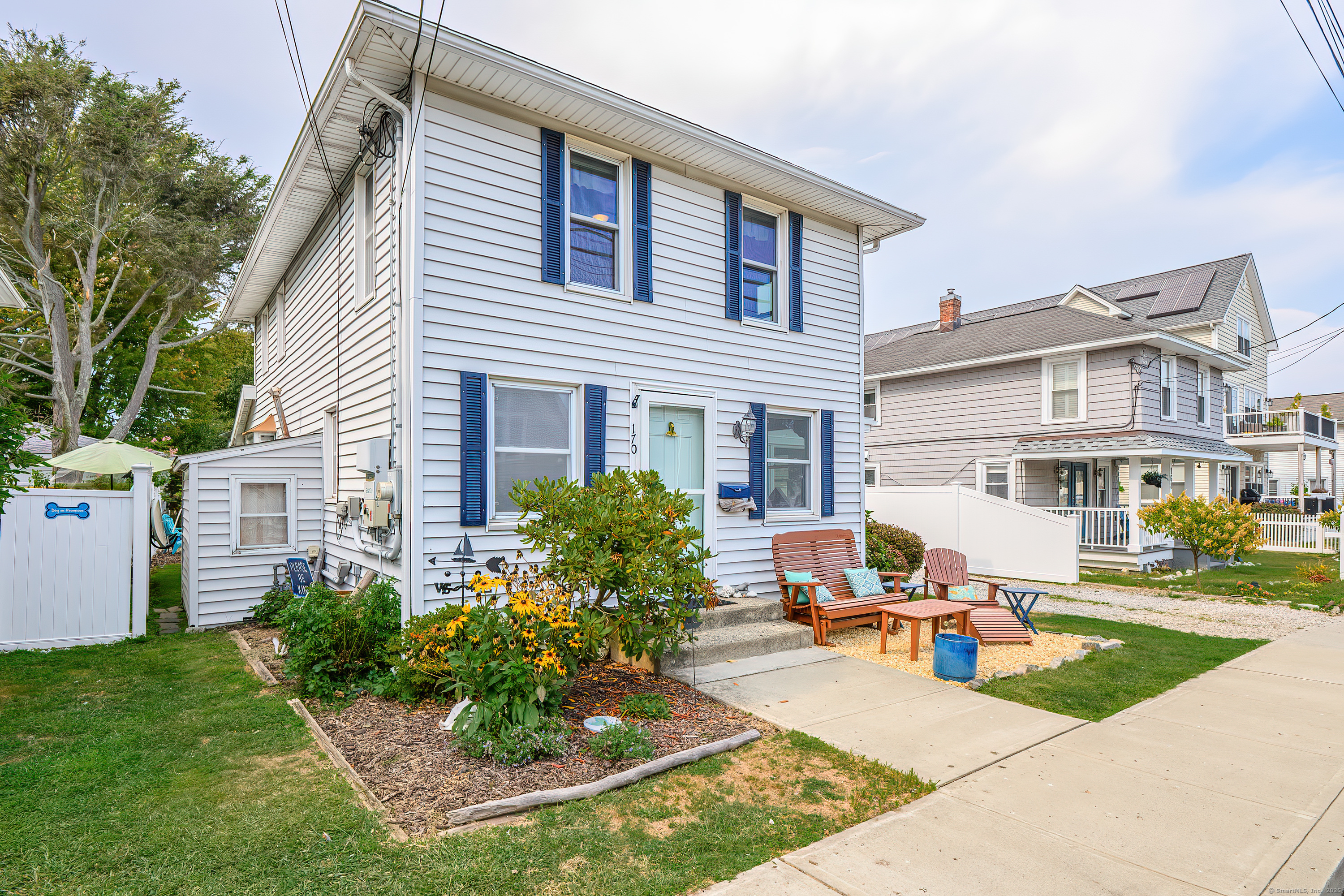 Milford, Connecticut, 06460, United States, 3 Bedrooms Bedrooms, ,2 BathroomsBathrooms,Residential,For Sale,1942157