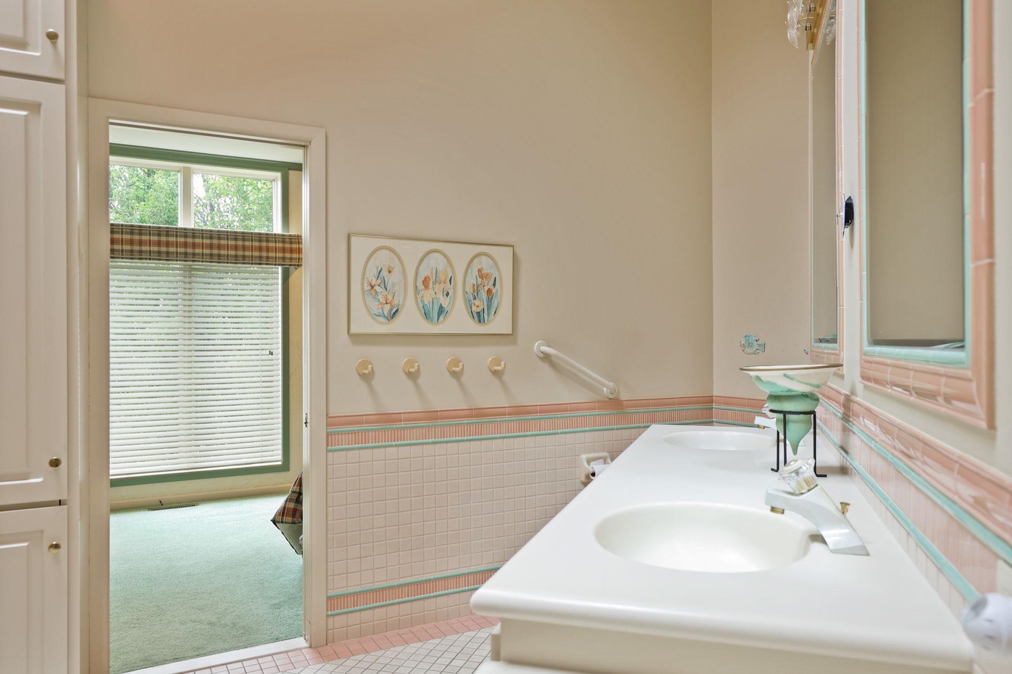 Frankenmuth, Michigan, 48734, United States, 3 Bedrooms Bedrooms, ,4 BathroomsBathrooms,Residential,For Sale,1938182