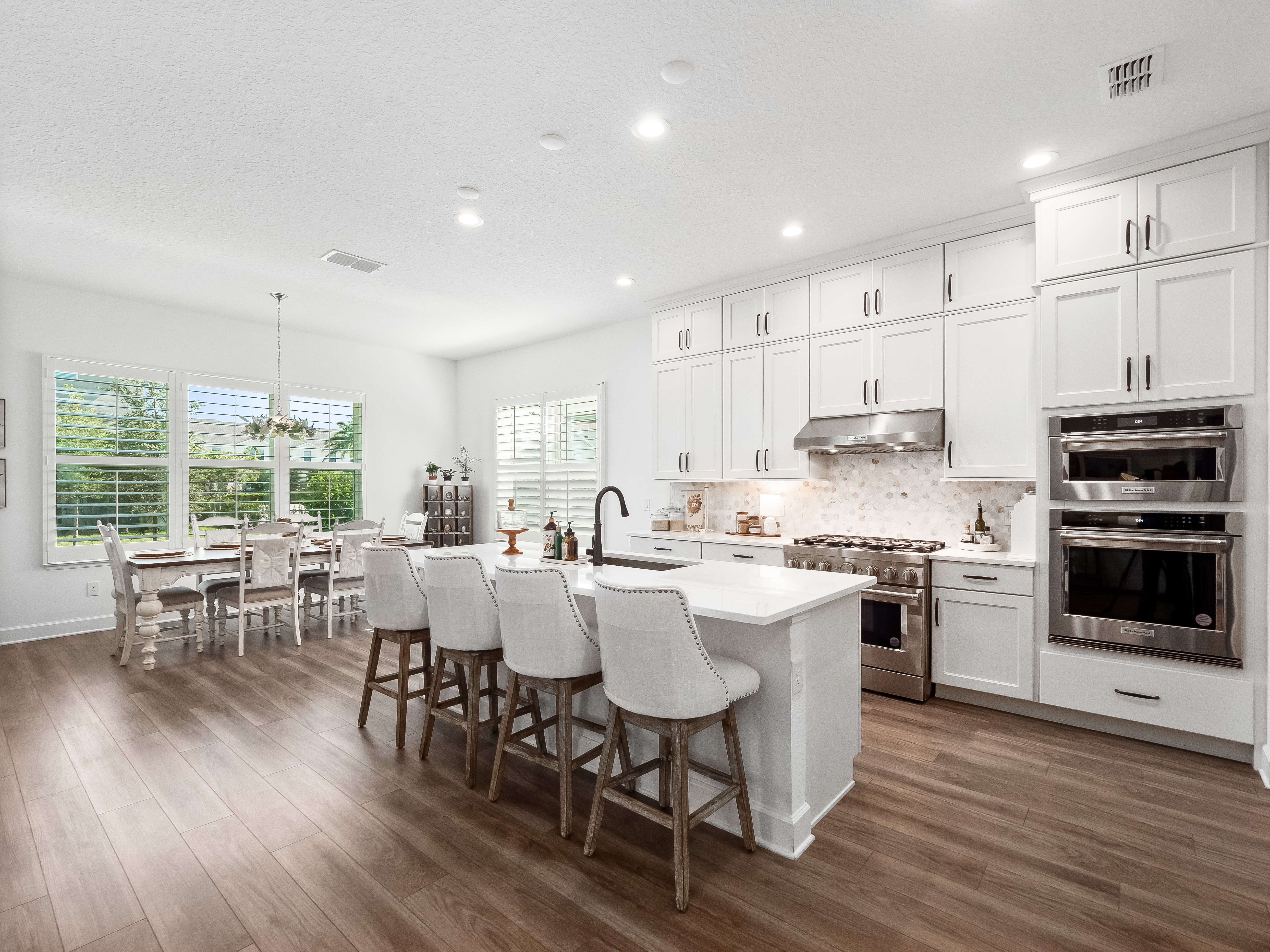 Winter Garden, Florida, 34787, United States, 5 Bedrooms Bedrooms, ,5 BathroomsBathrooms,Residential,For Sale,1914233